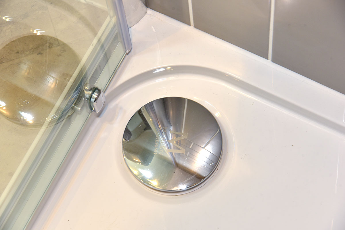 Barratt Homes Controlling and caring for your shower