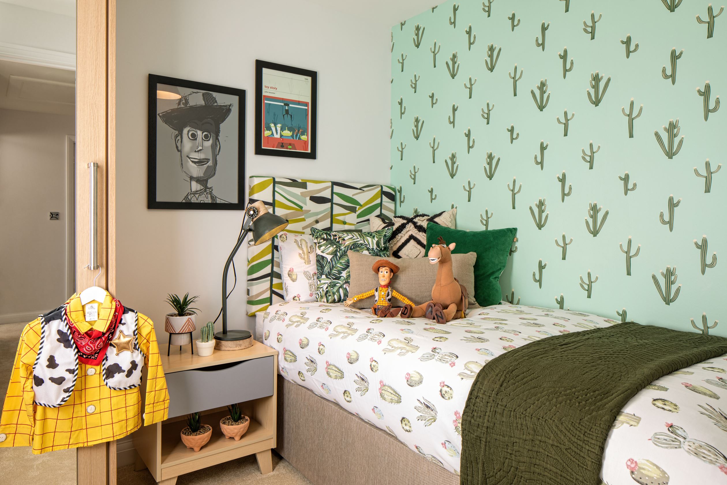 Single bedroom in the Alderney 4 bedroom home