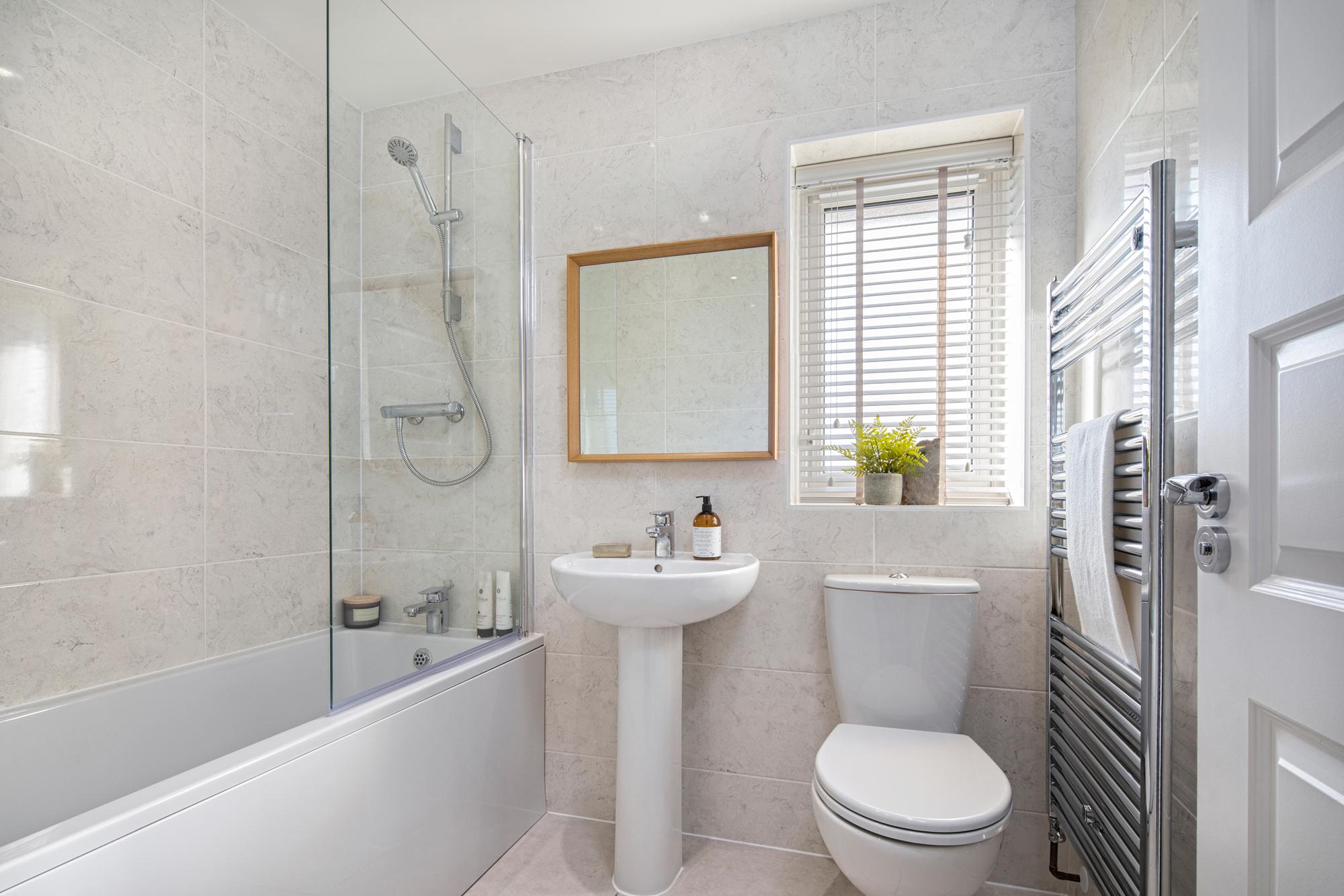 Family bathroom in the Moresby 3 bedroom home