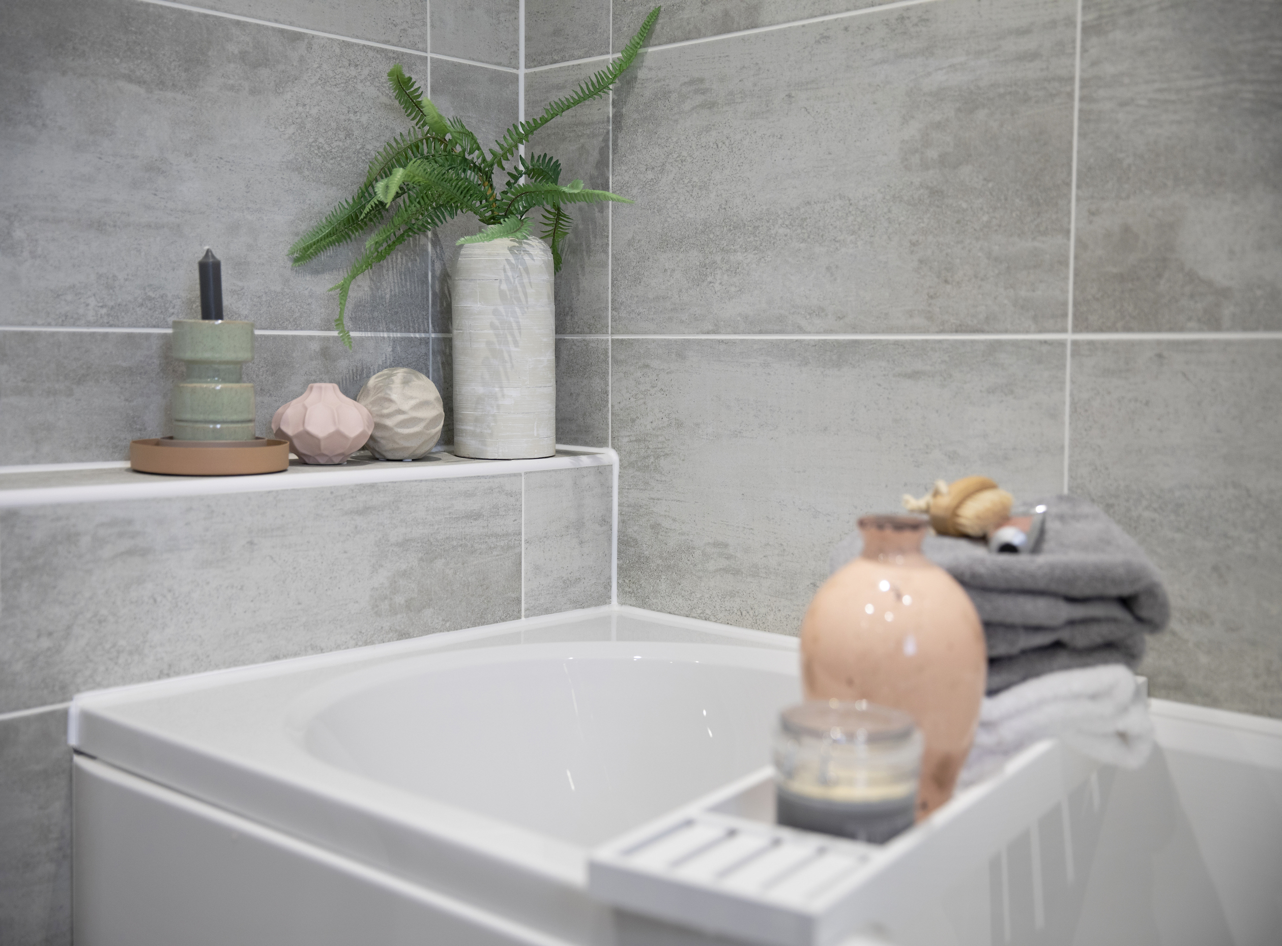 Family bathroom in the Woodcote 4 bedroom home