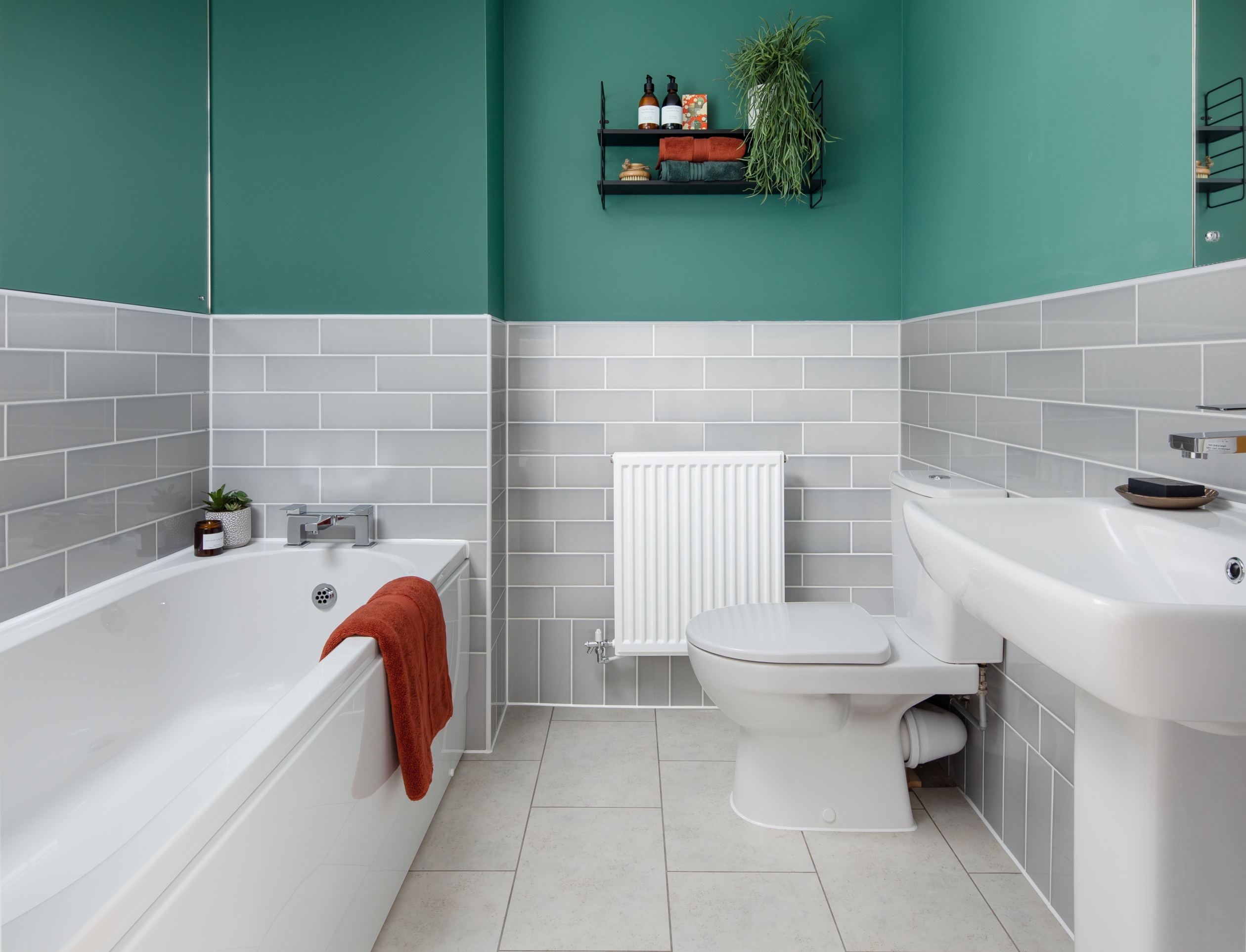 Family bathroom in the Haversham 4 bedroom home