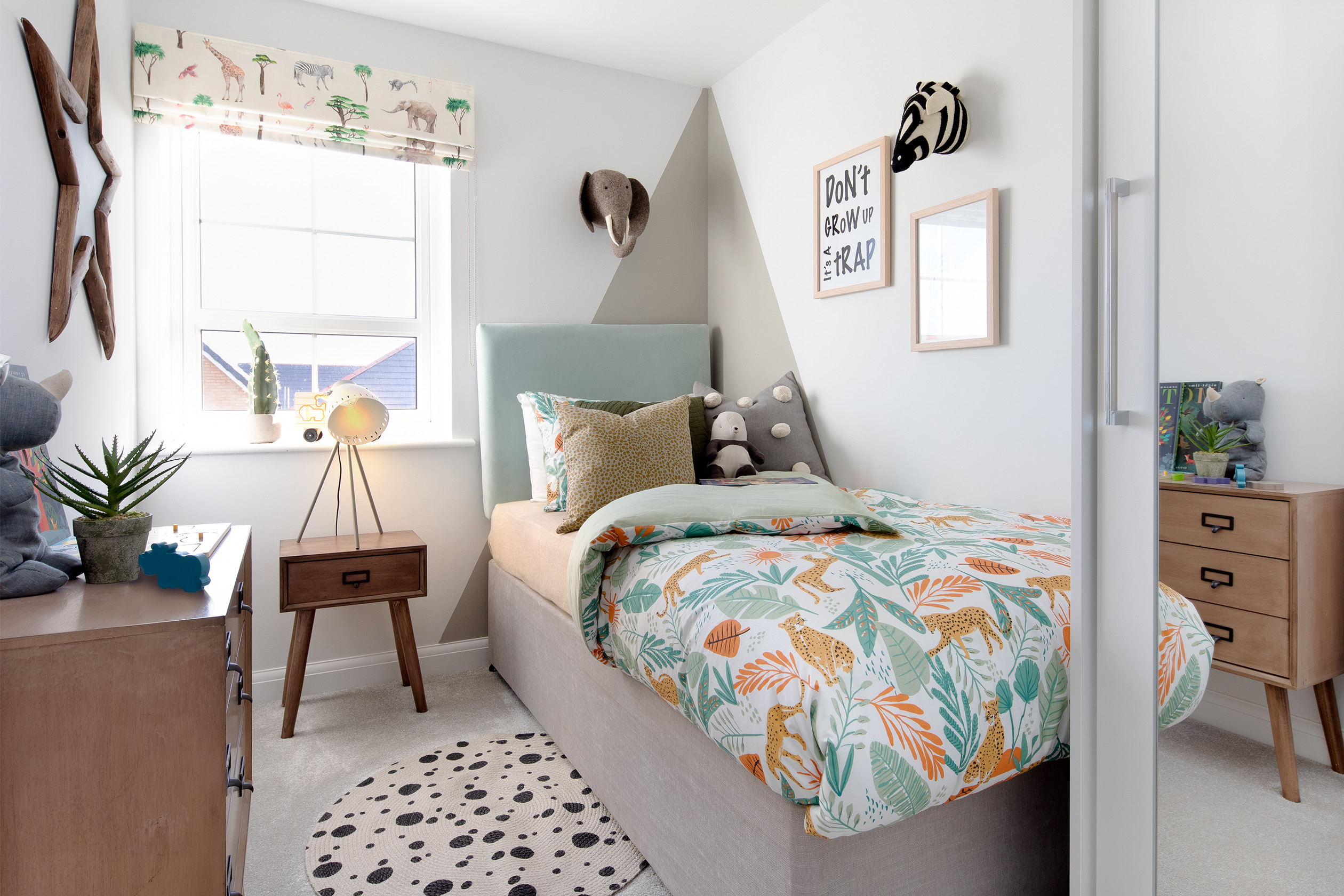 Single bedroom or home office in the Moresby 3 bedroom home