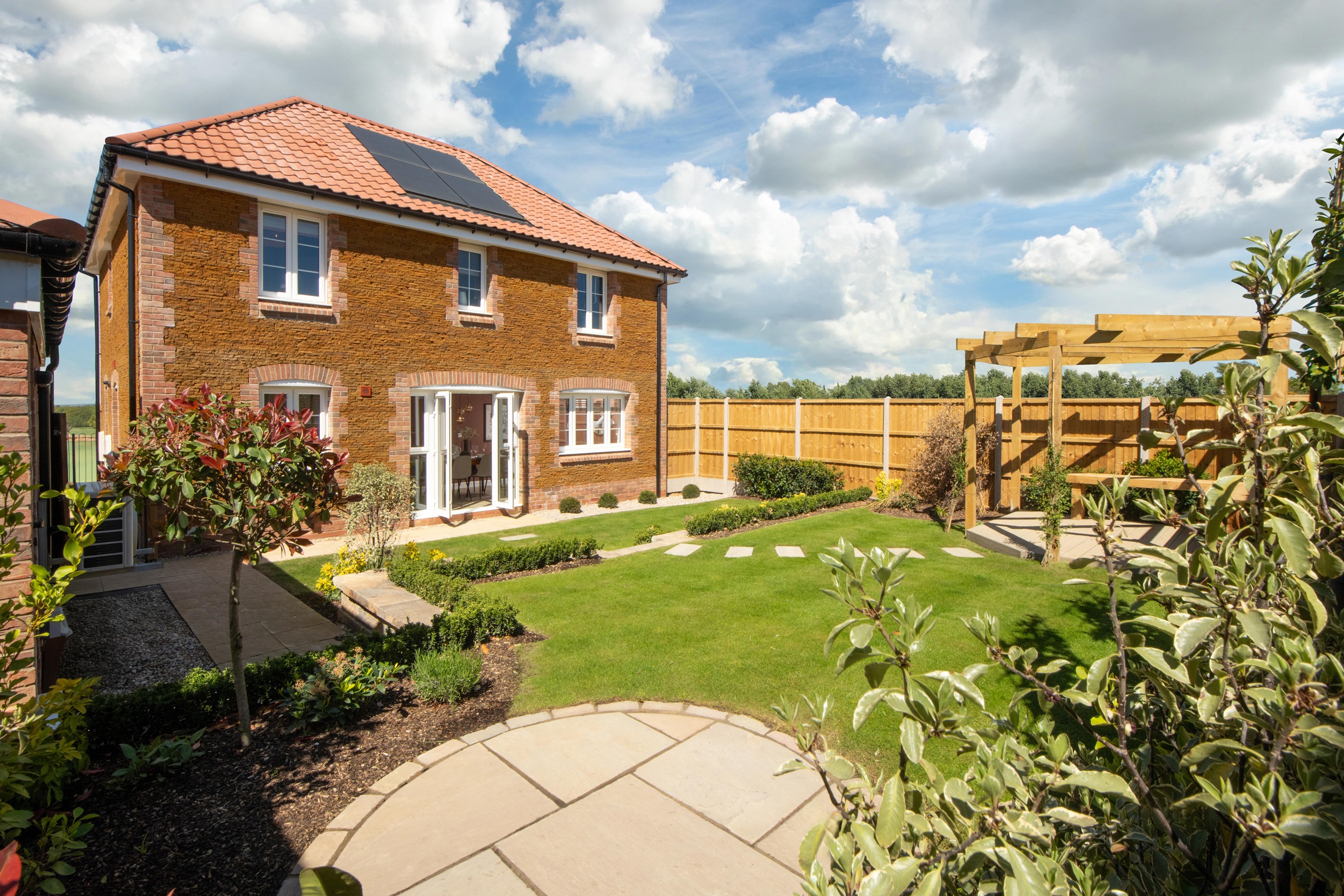 Radleigh rear garden - Castle Reach