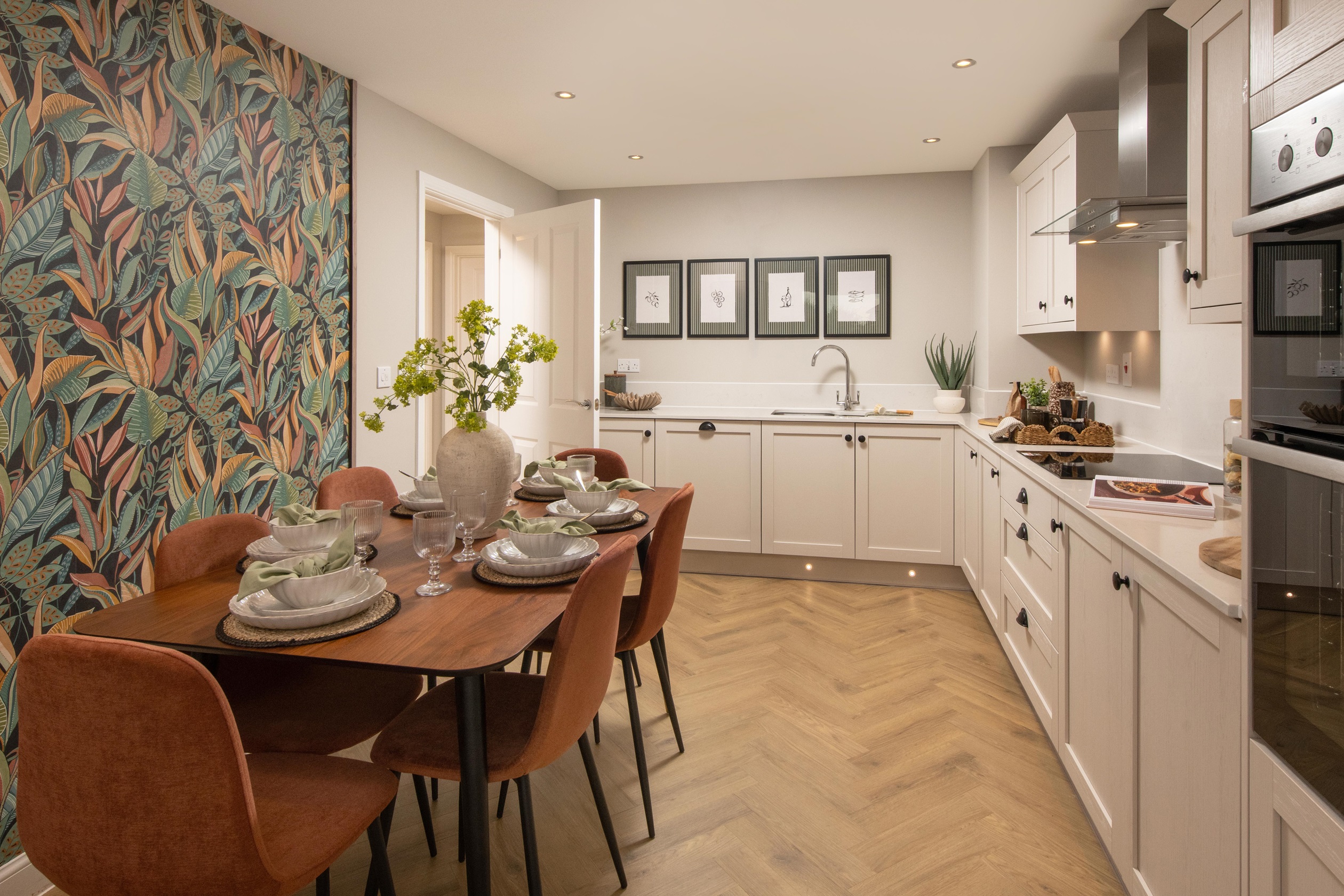 ROMAN GARDENS_BAR_TUDELEY_KITCHEN