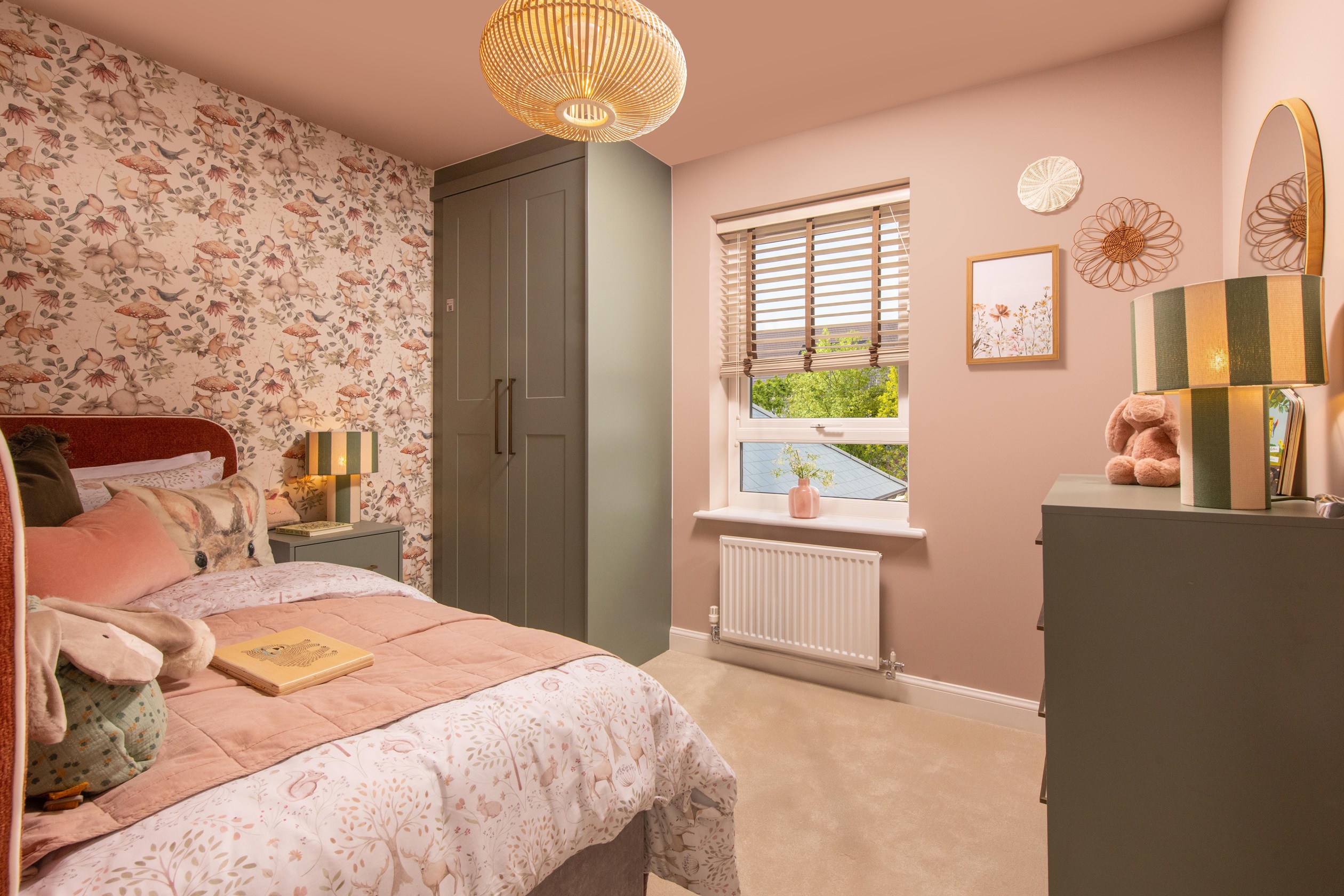 ROMAN GARDENS_BAR_TUDELEY_BEDROOM