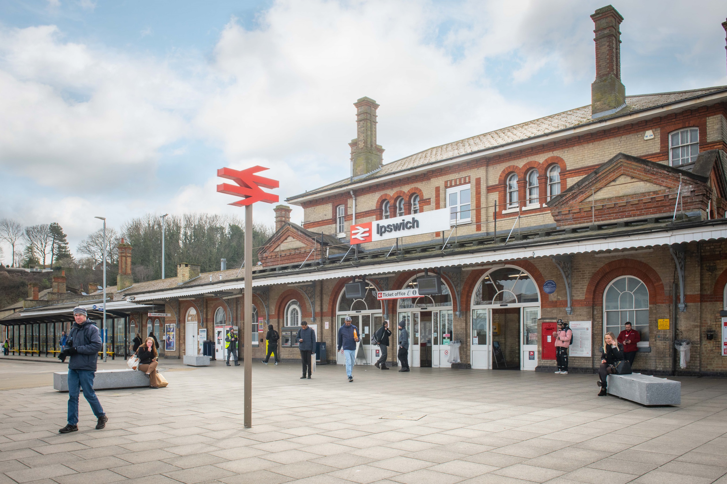 DWH EC Henley Gate Train Station