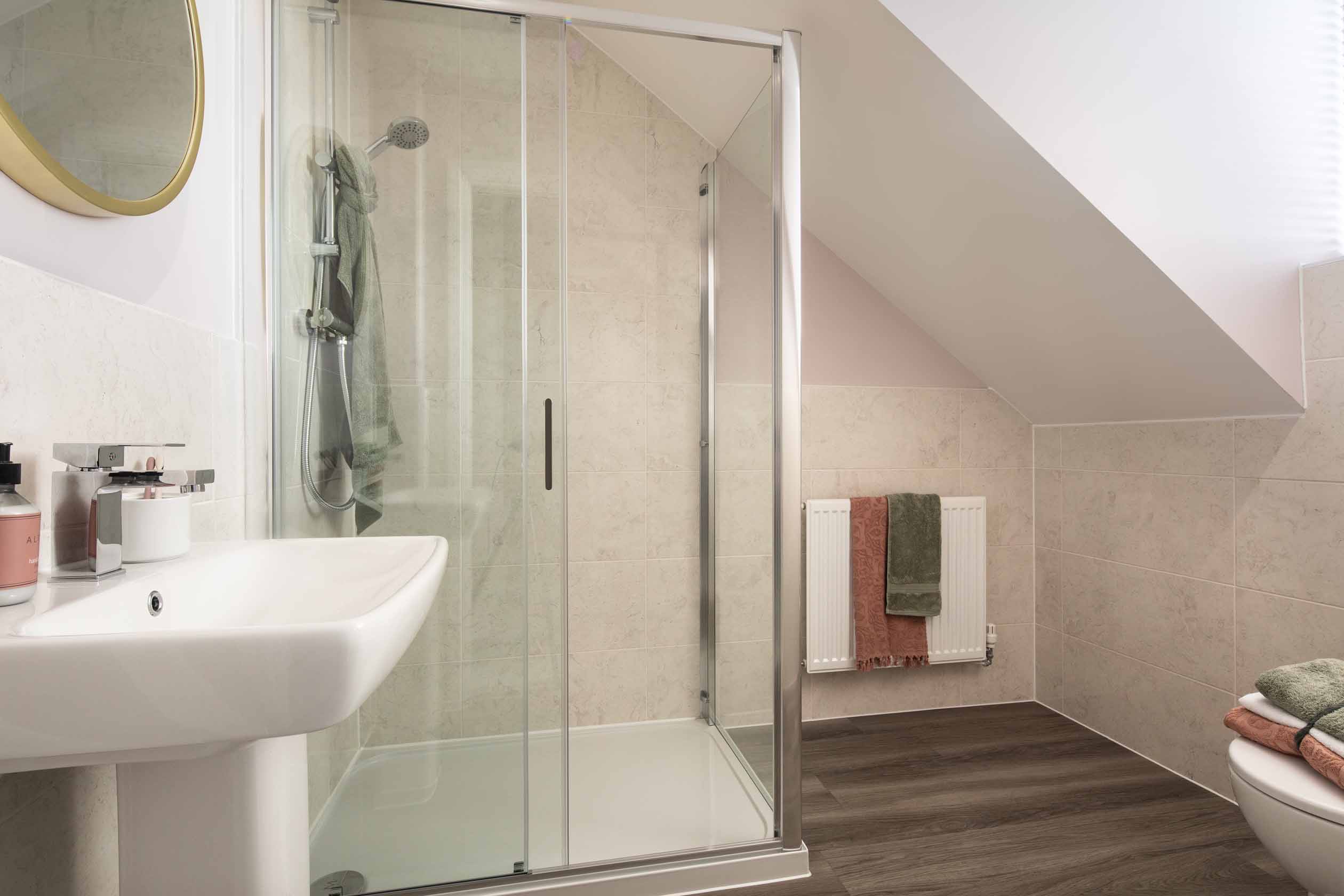 Woodcote En suite Linmere H814601