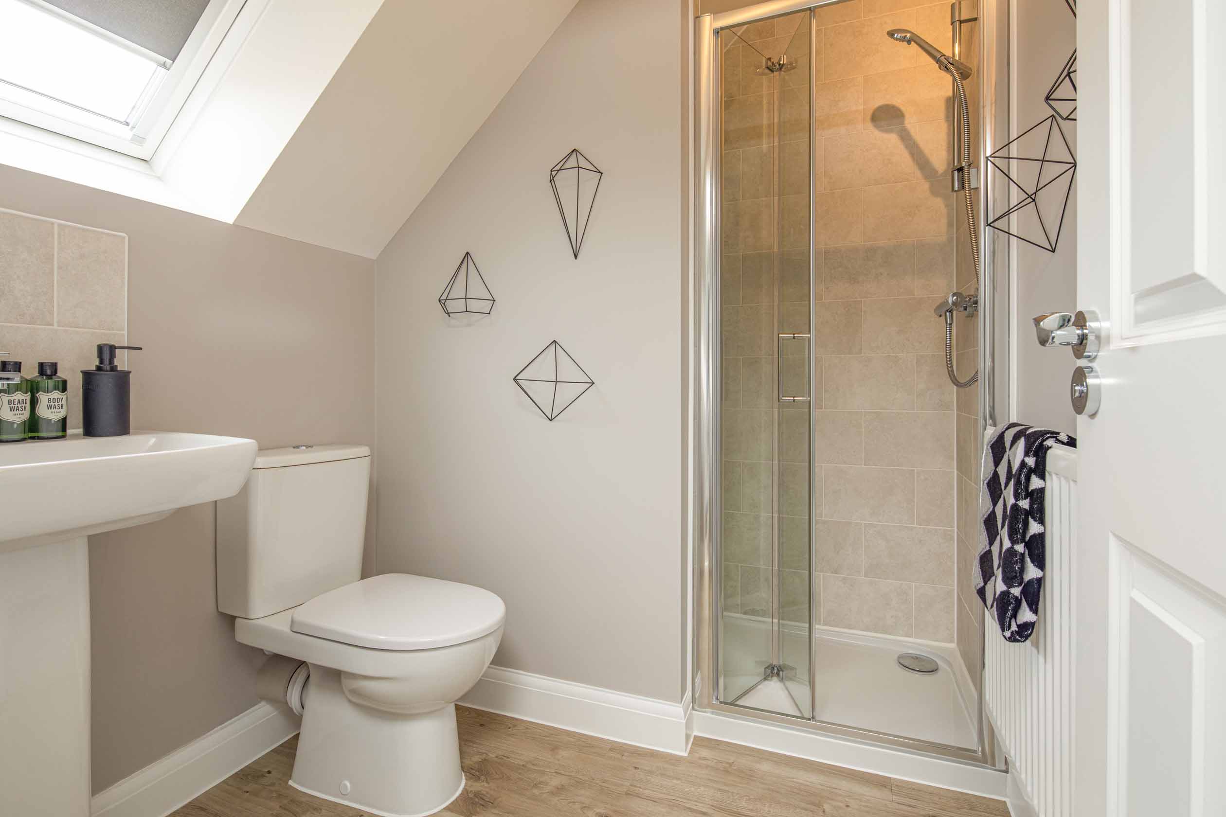 Malvern, Shower room, Clipstone Park, H767601