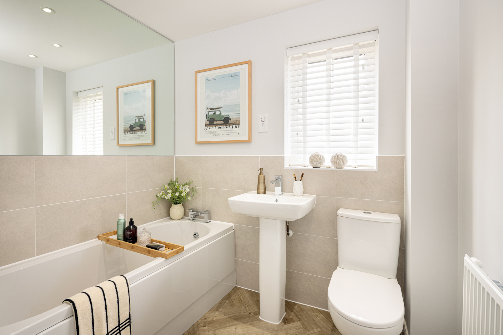 Main bathroom of the Charnwood at Kingfisher Park Felbridge