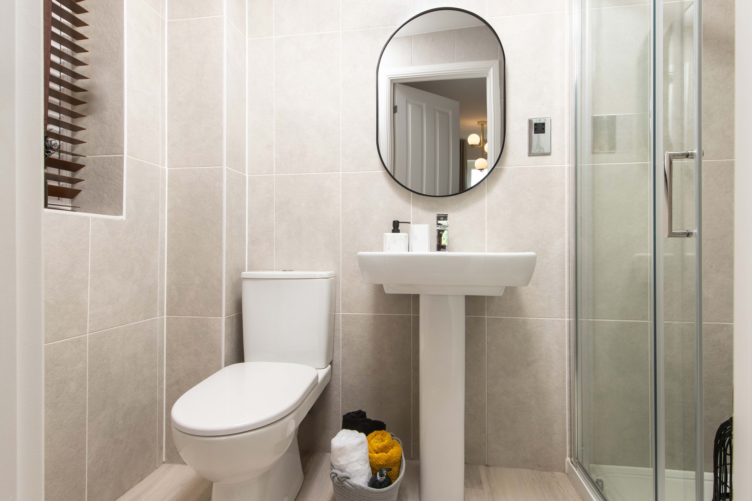 Internal image of the Kingsley en suite shower room 