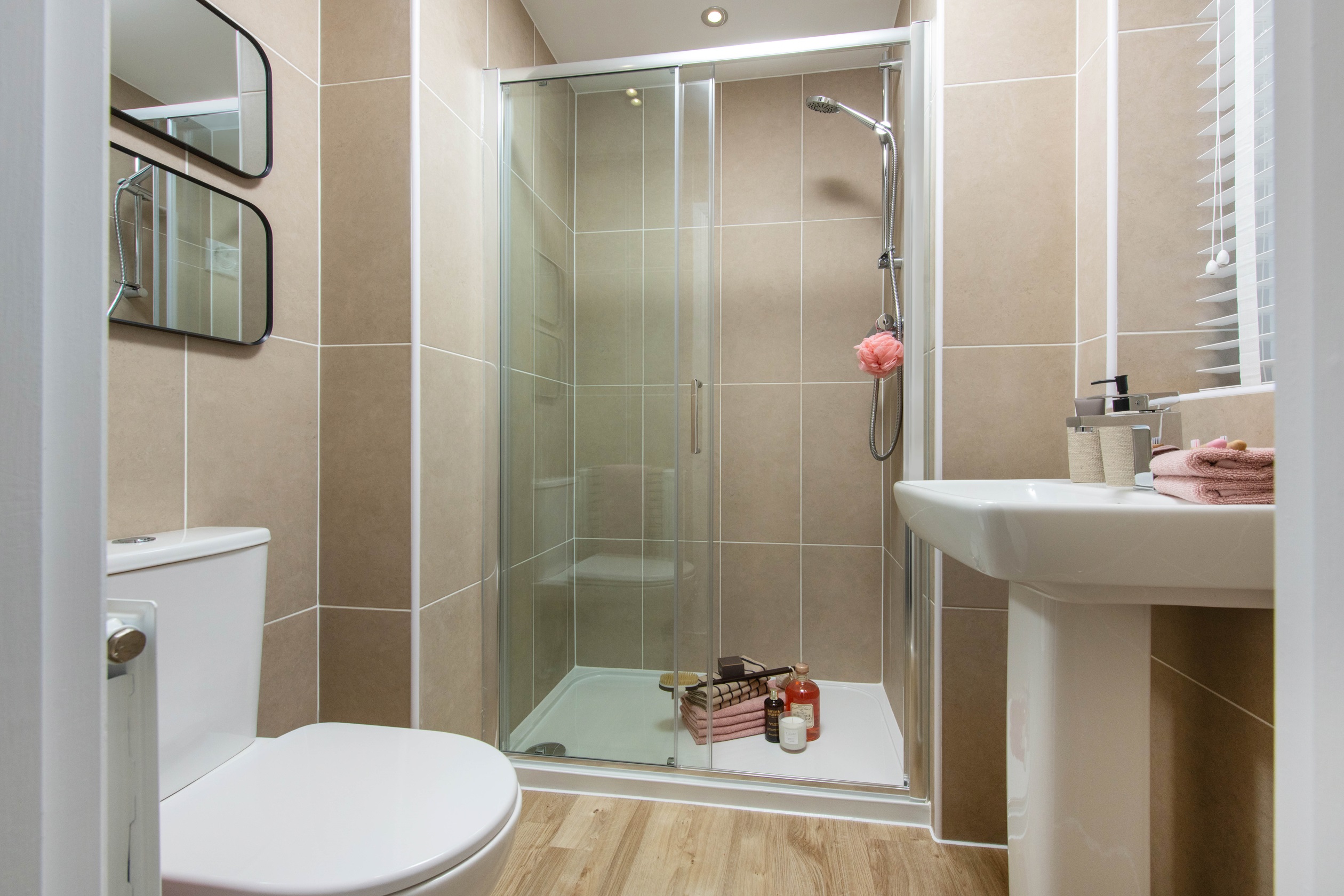 Internal image of the en suite in the Ellerton 3 bedroom home 