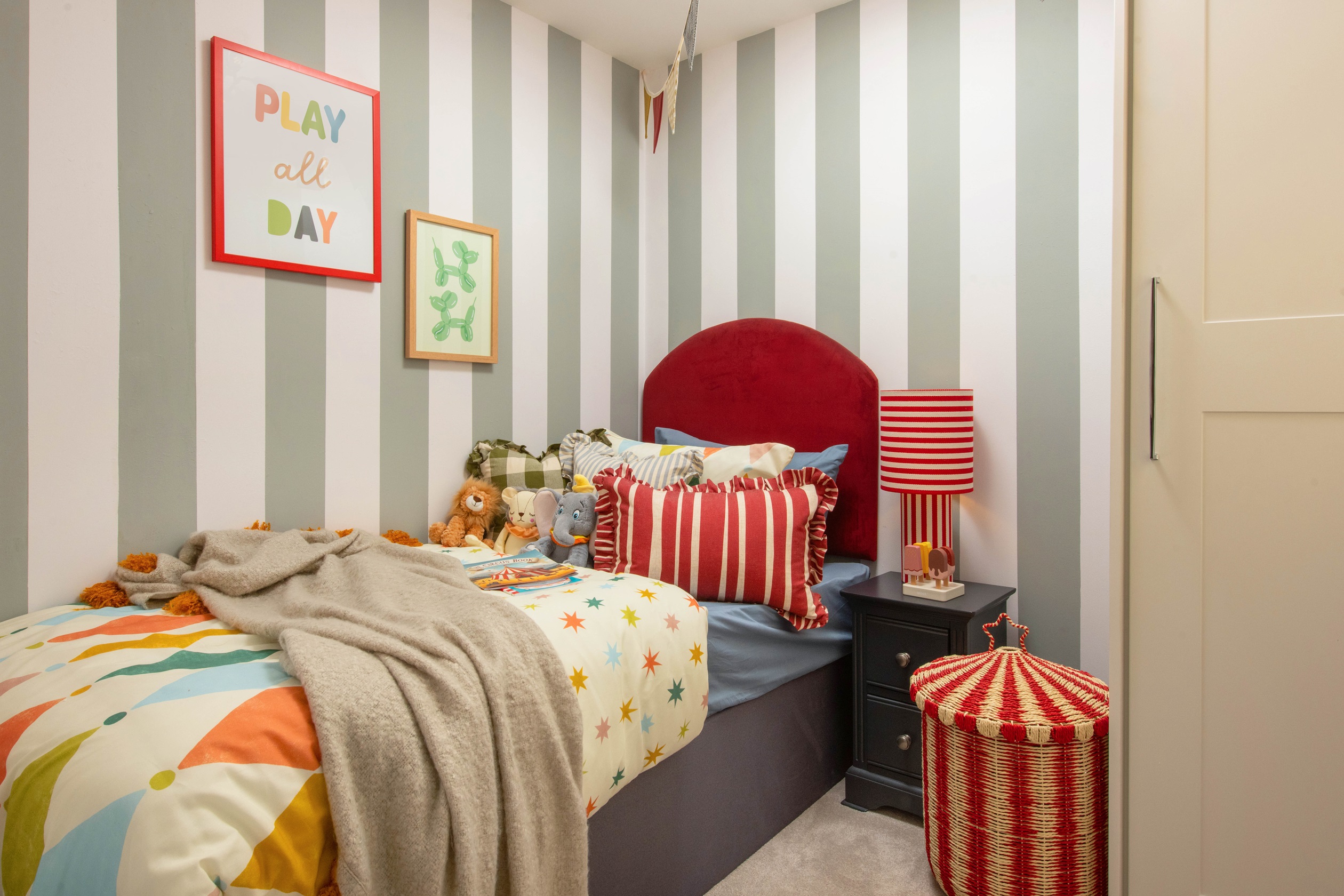 Internal image of the single bedroom in the Alderney 4 bedroom home 