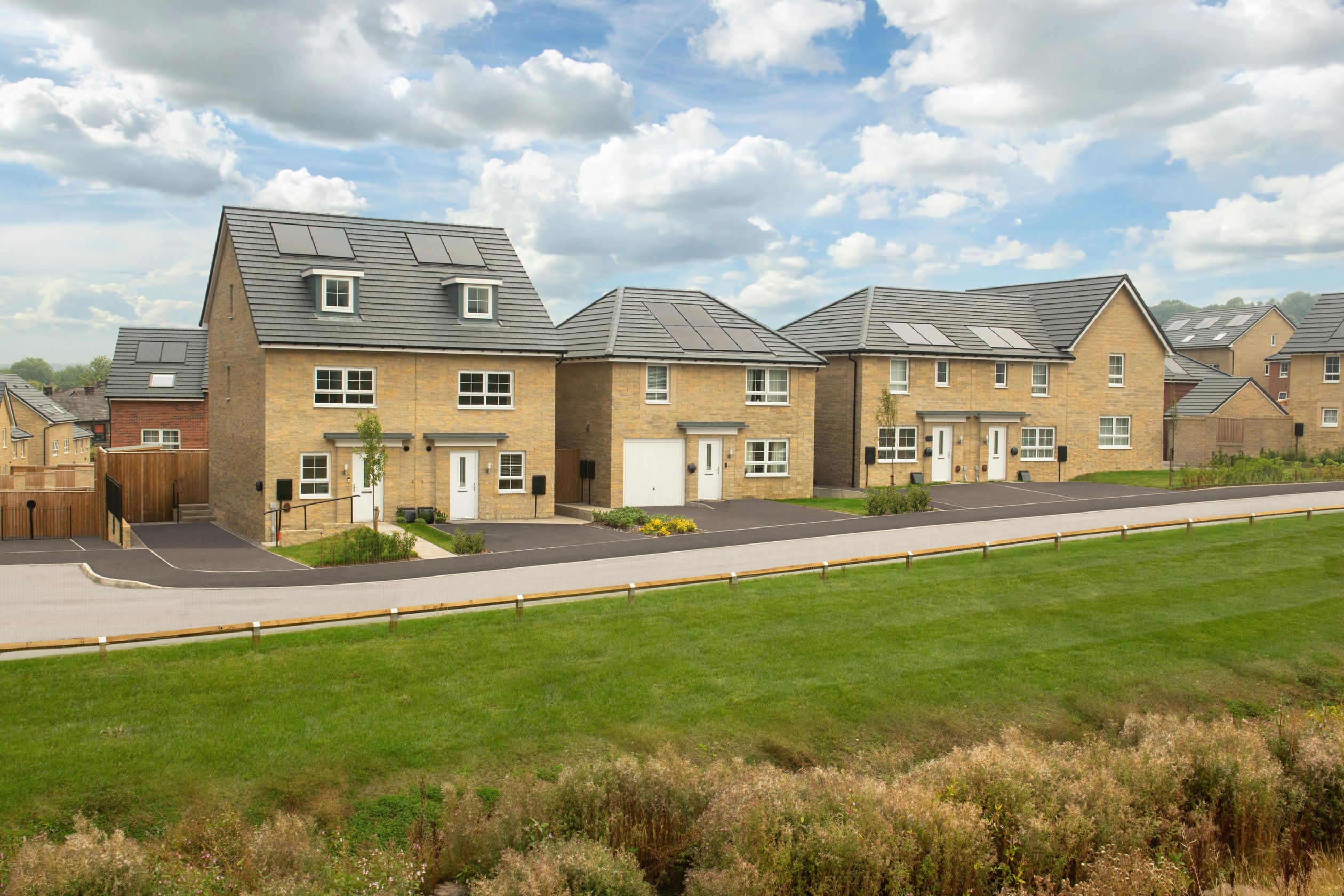 External Barratt Homes street scene at Waldmers Wood