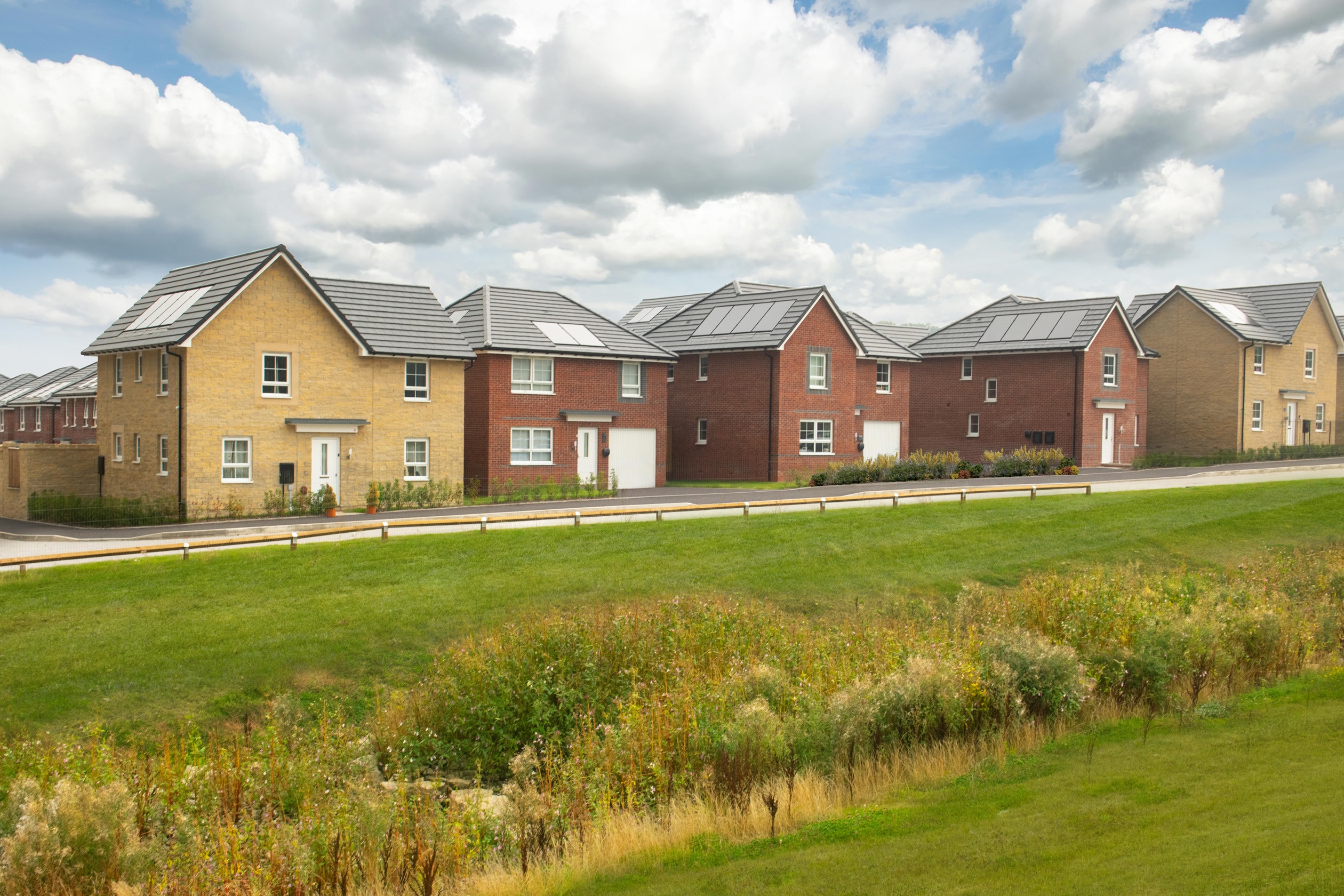 External Barratt Homes street scene at Waldmers Wood