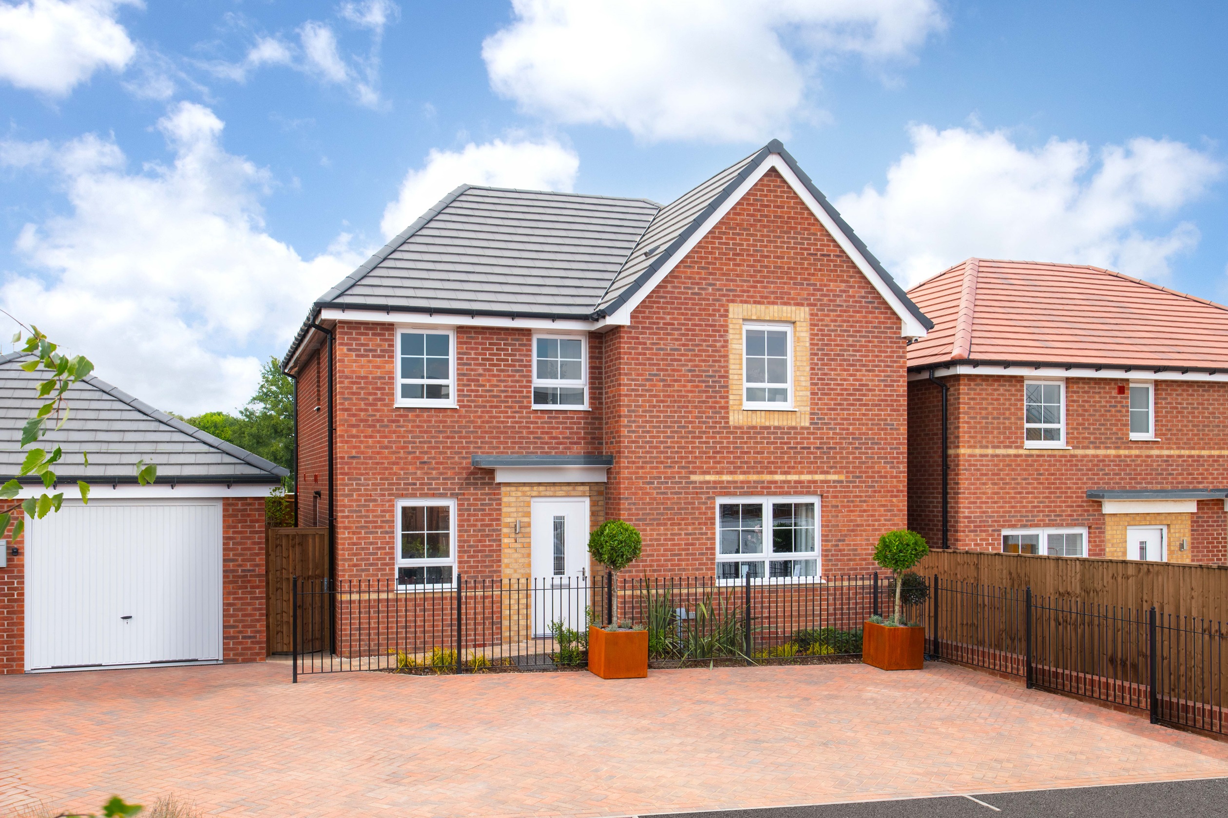 The Hawthorns Radleigh SH