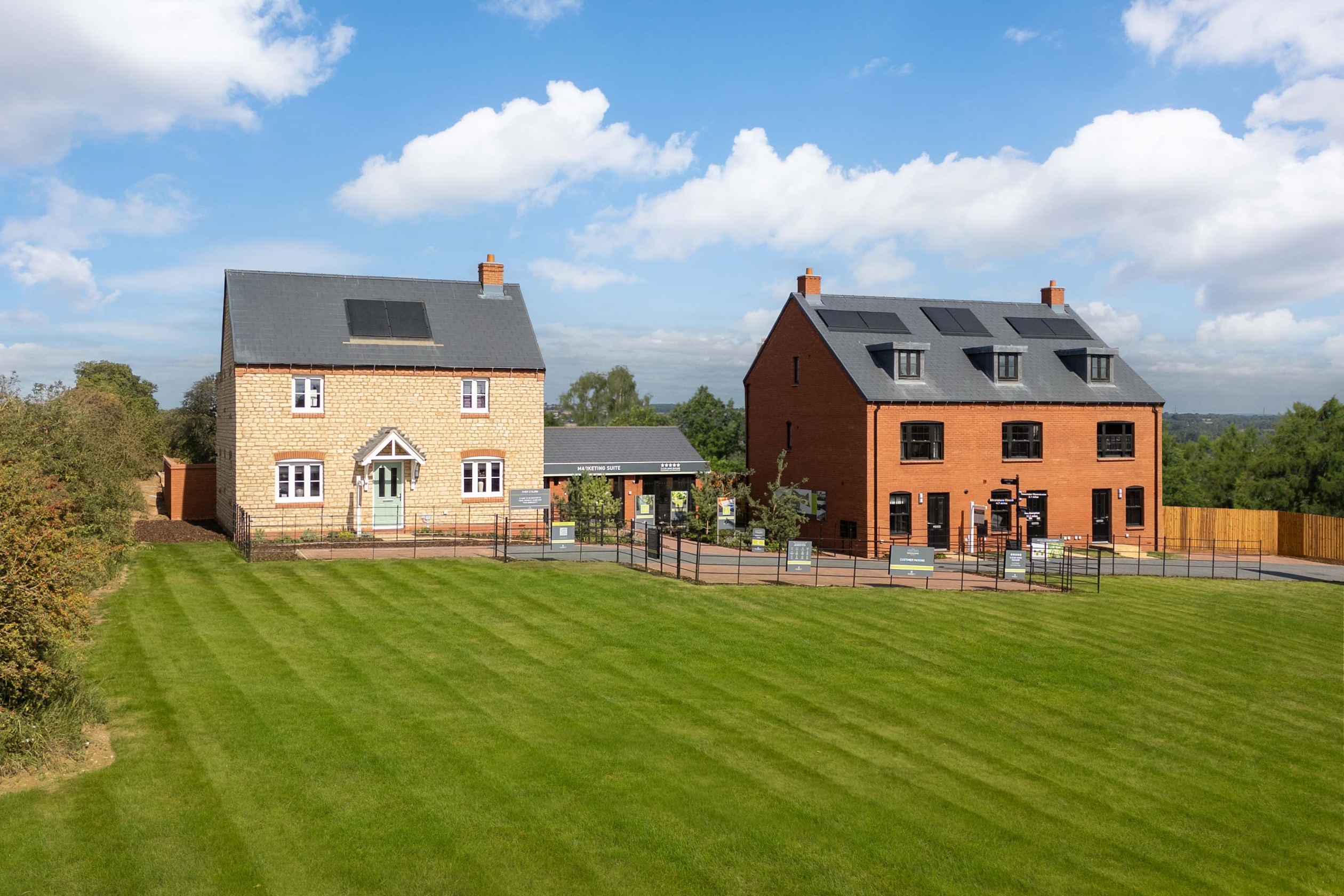 BAR NN Towcester Grange Show Homes