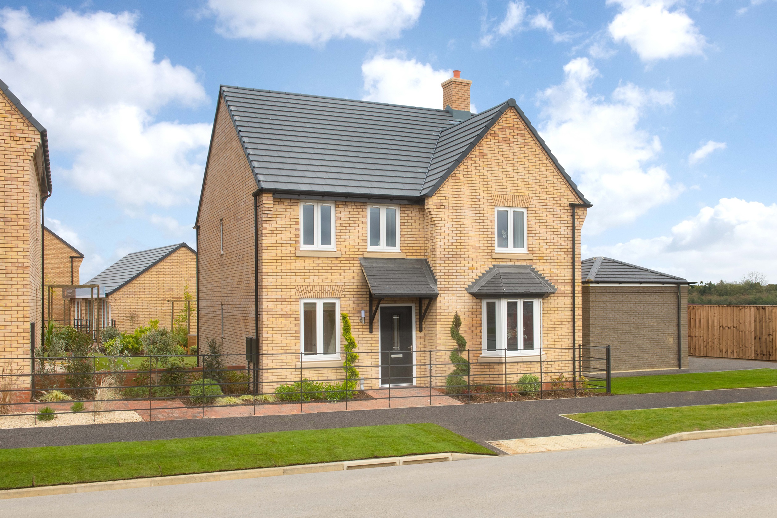 4 bedroom detached house for sale