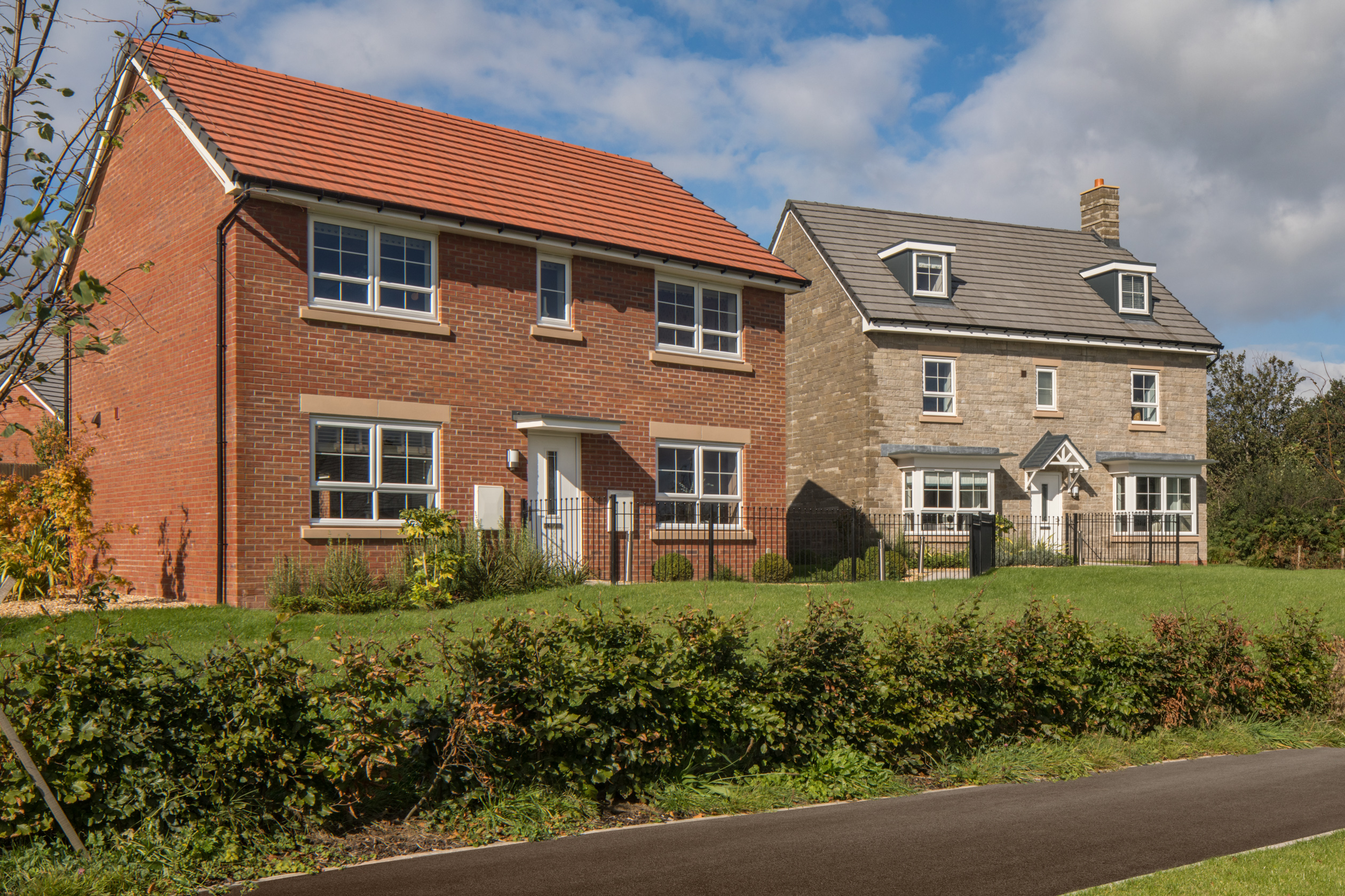 Outside view of the Thornton 4 bedroom home and Marlowe 5 bedroom home 