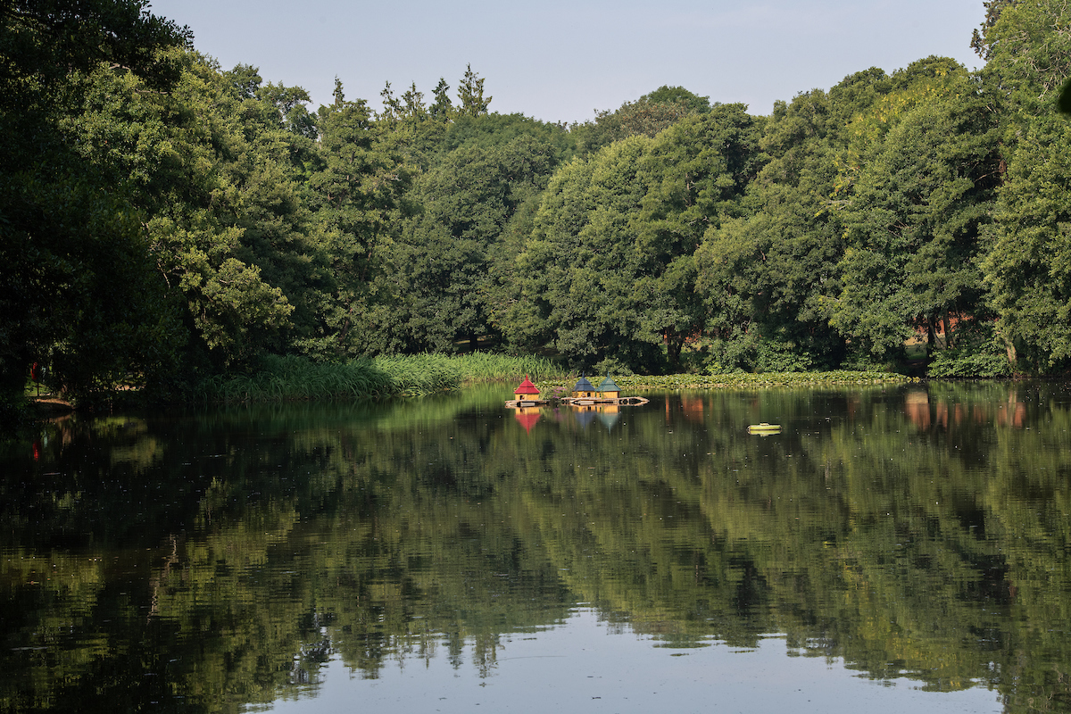 Newent lake merlin gate barratt homes