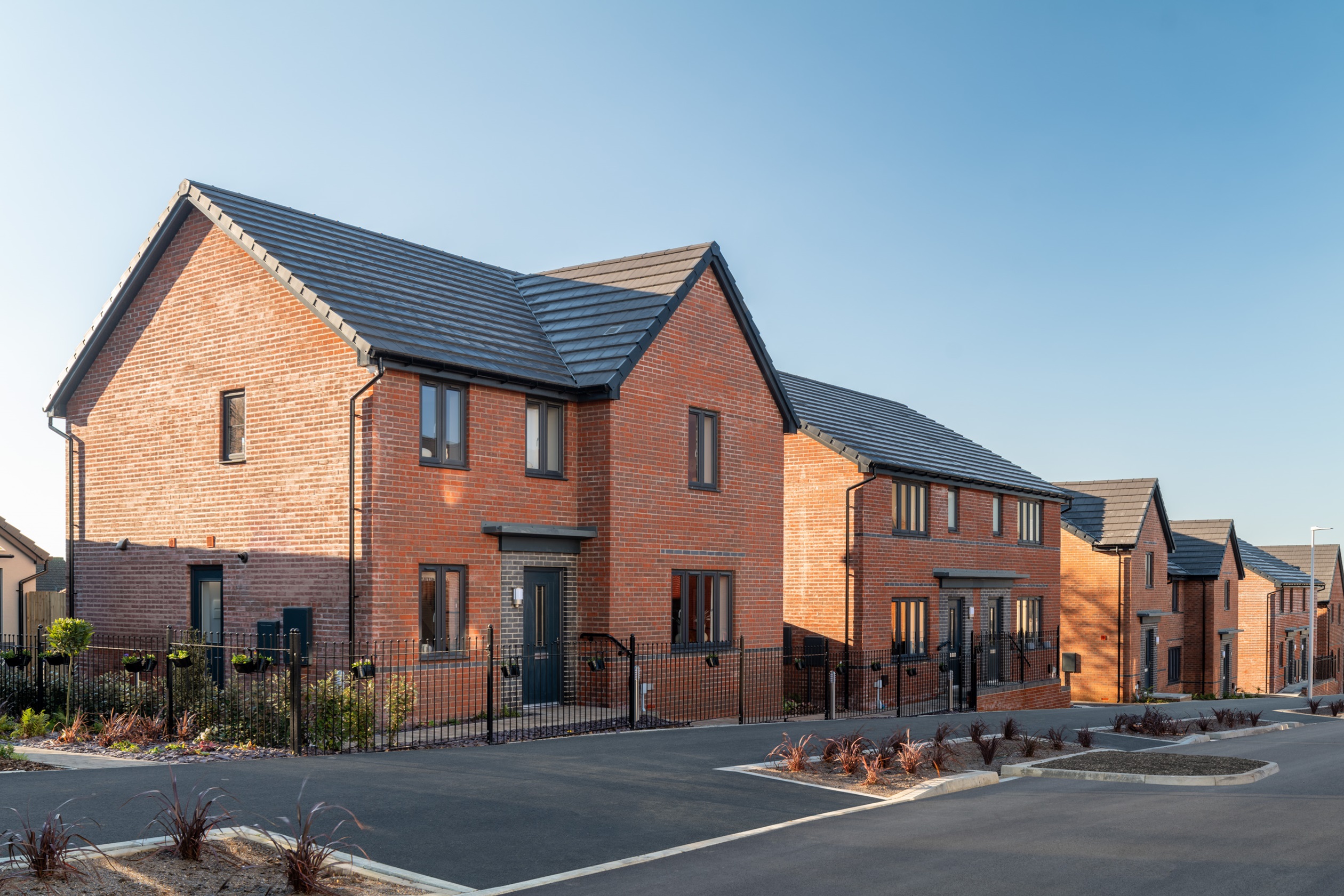 Pentref Llewelyn Penllergaer Streetscene