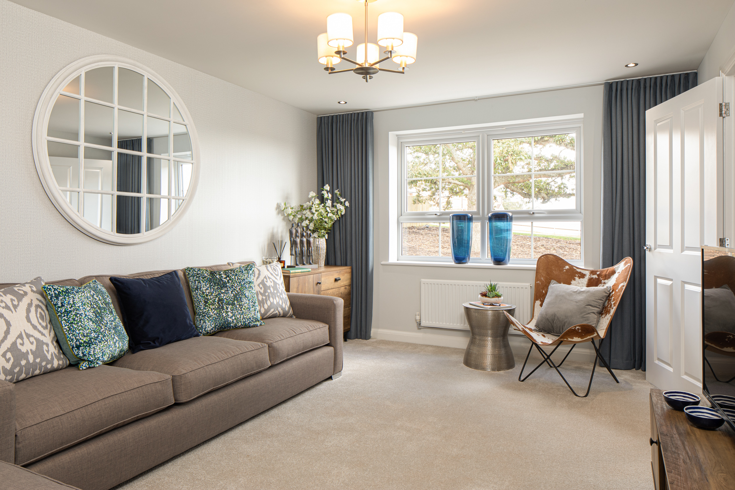 Lamberton 5 bed home family lounge 