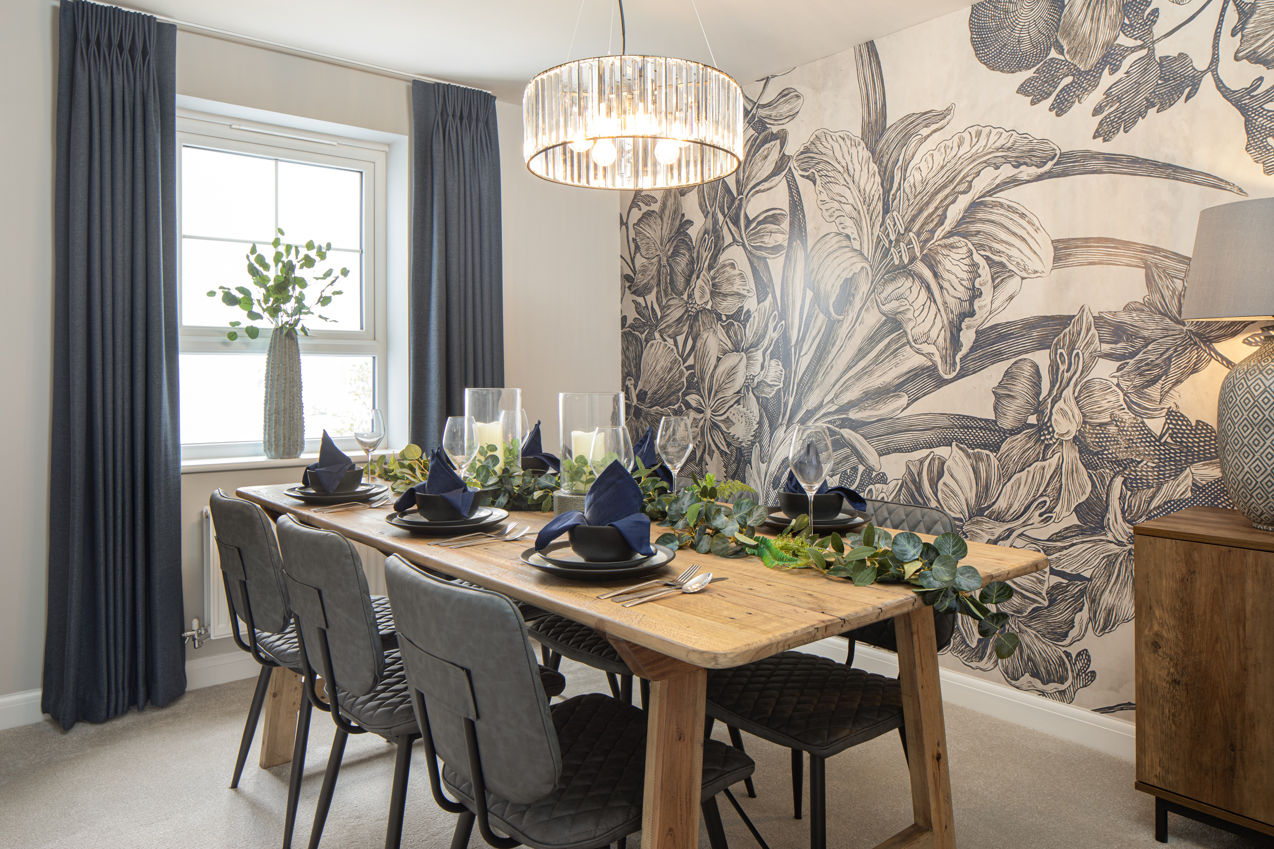 Lamberton 5 bed separate dining room