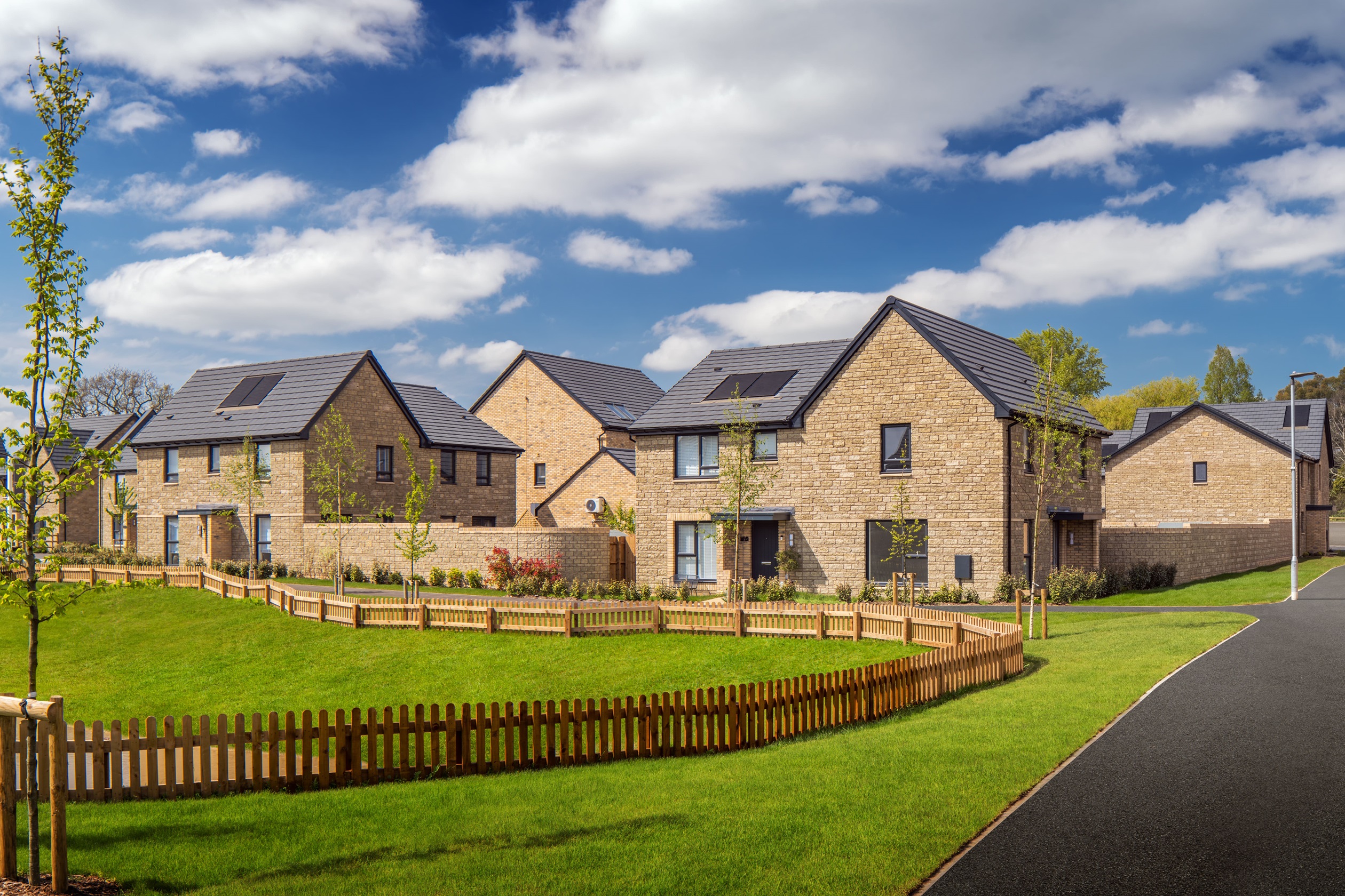 Plot 33 - 35 street scene