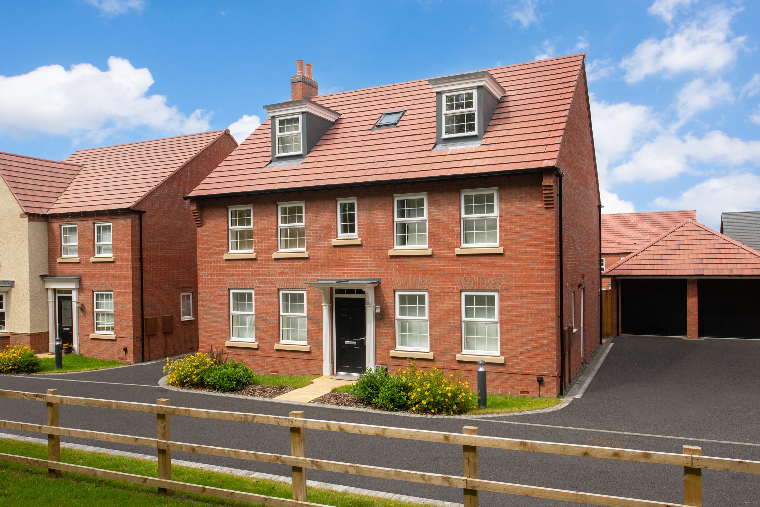 5 bedroom detached house for sale