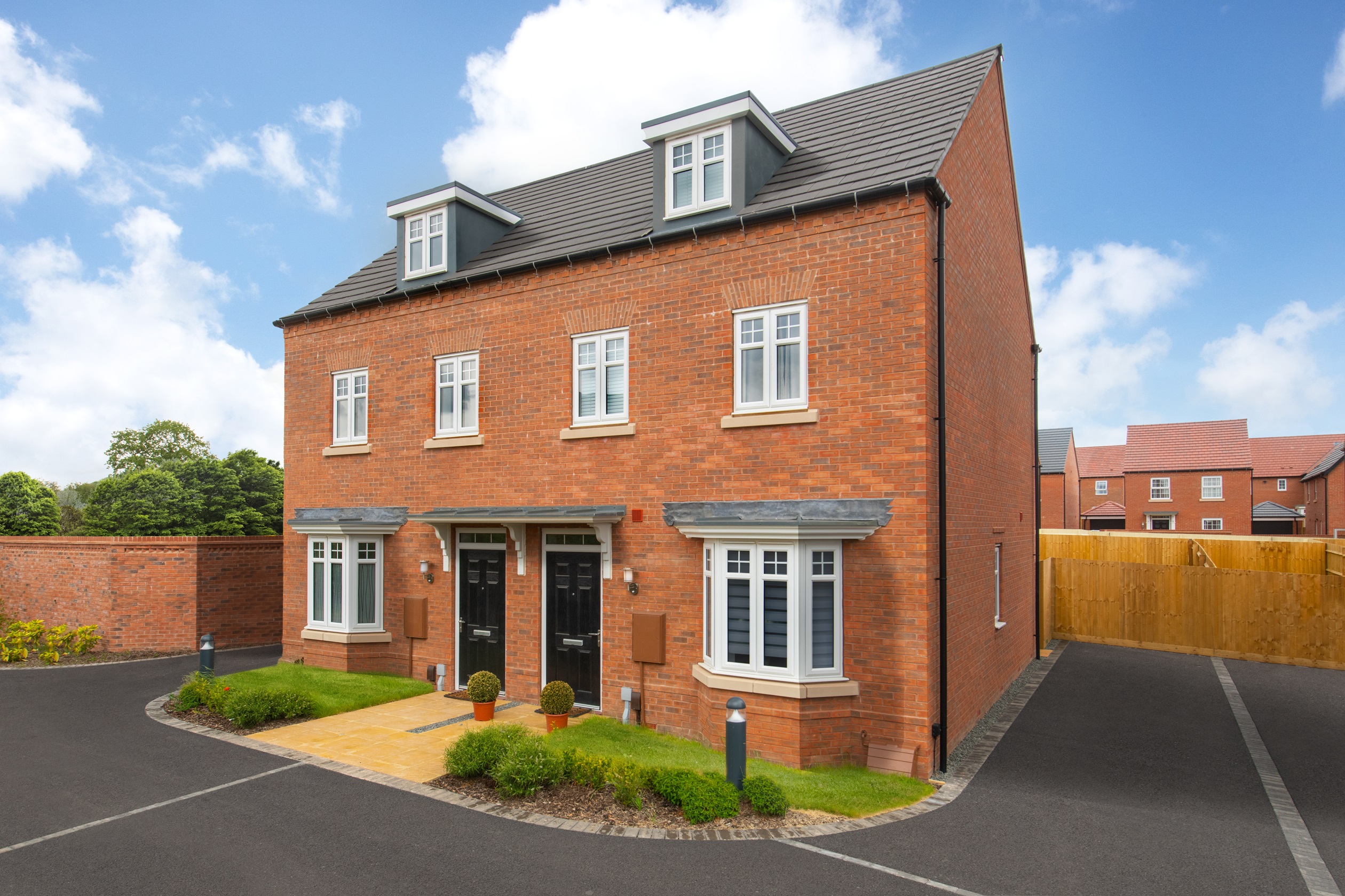 3 bedroom end terraced house for sale