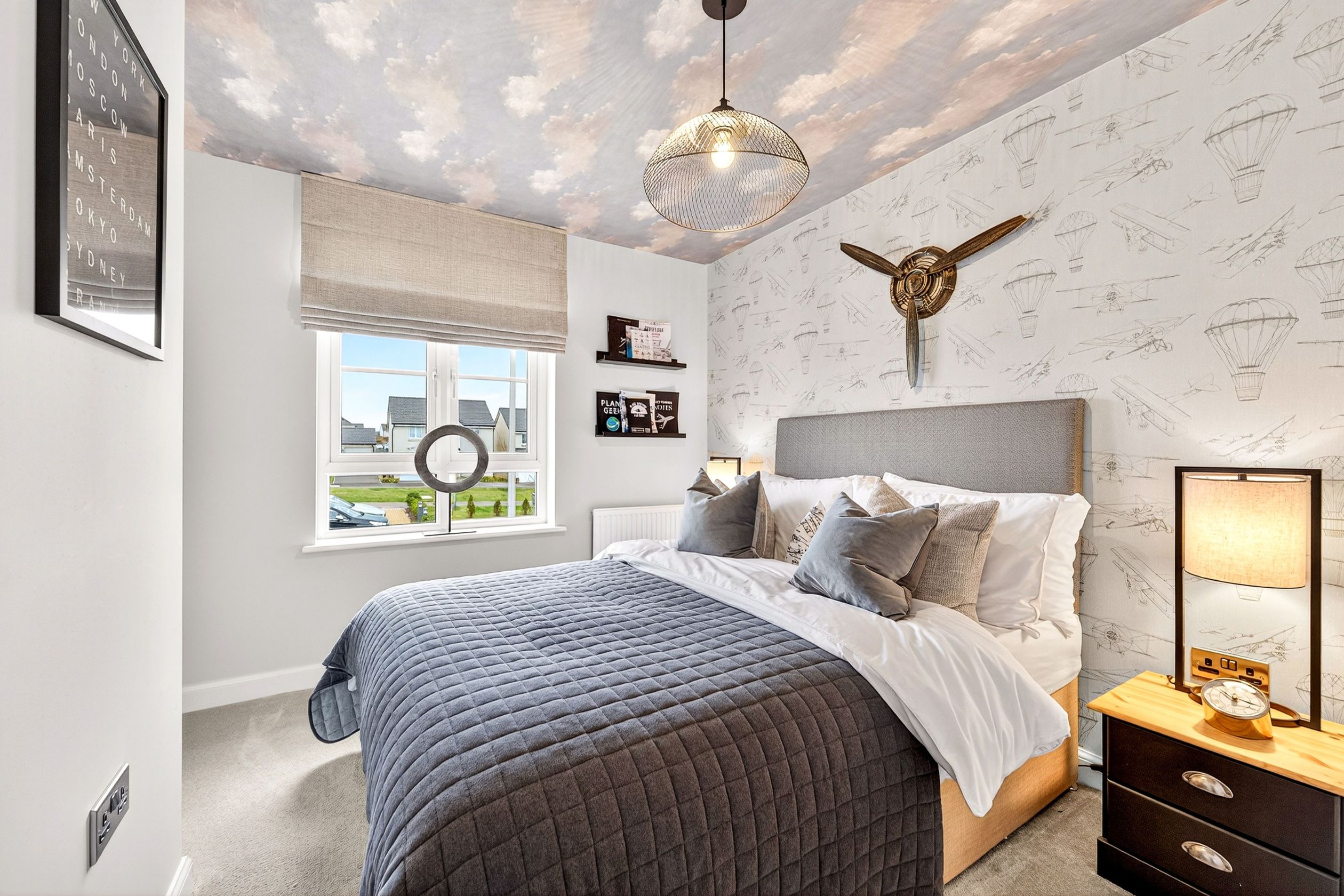 Double bedroom in 4 bed home