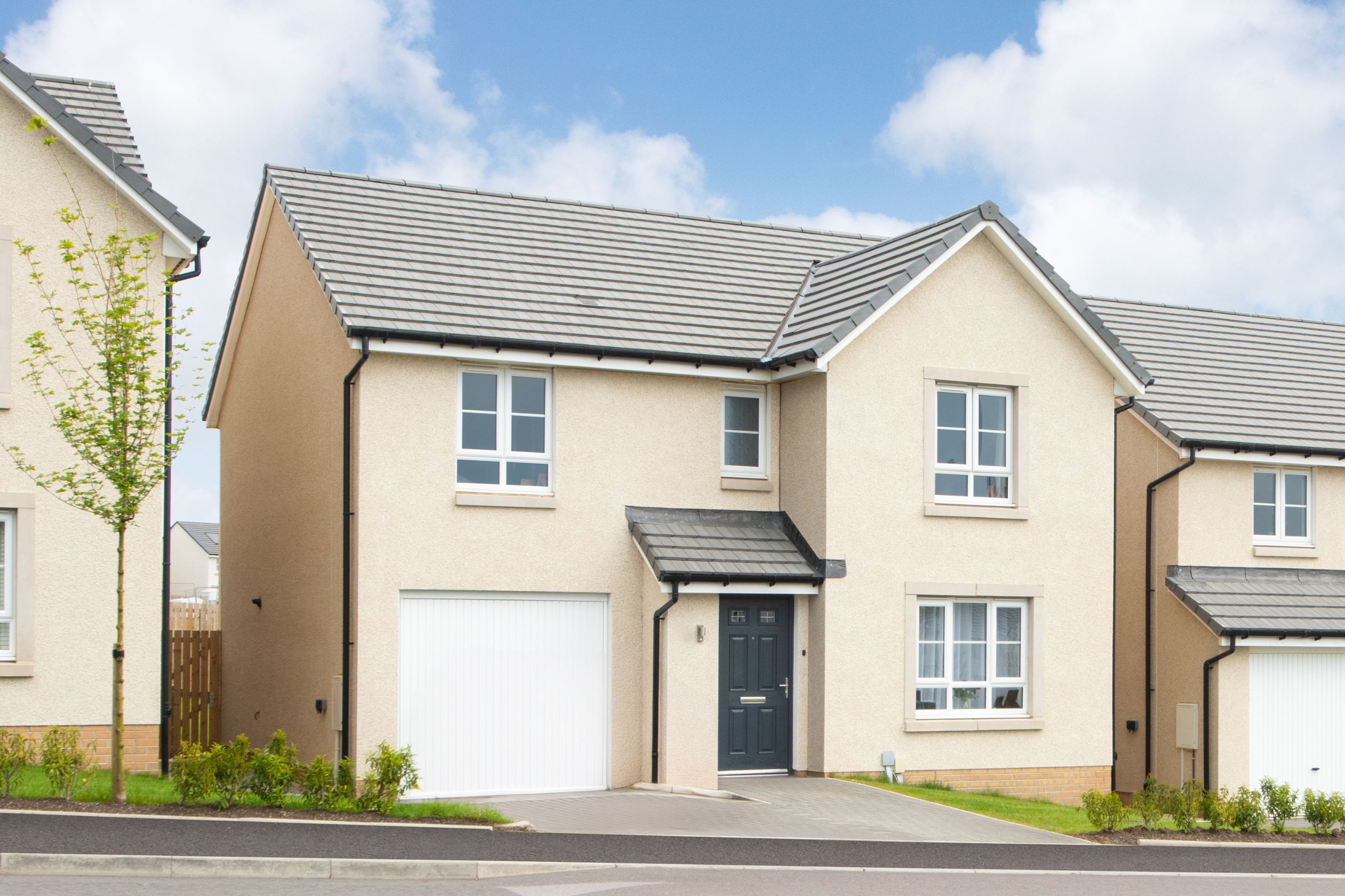 4 bedroom detached home at West Craigs