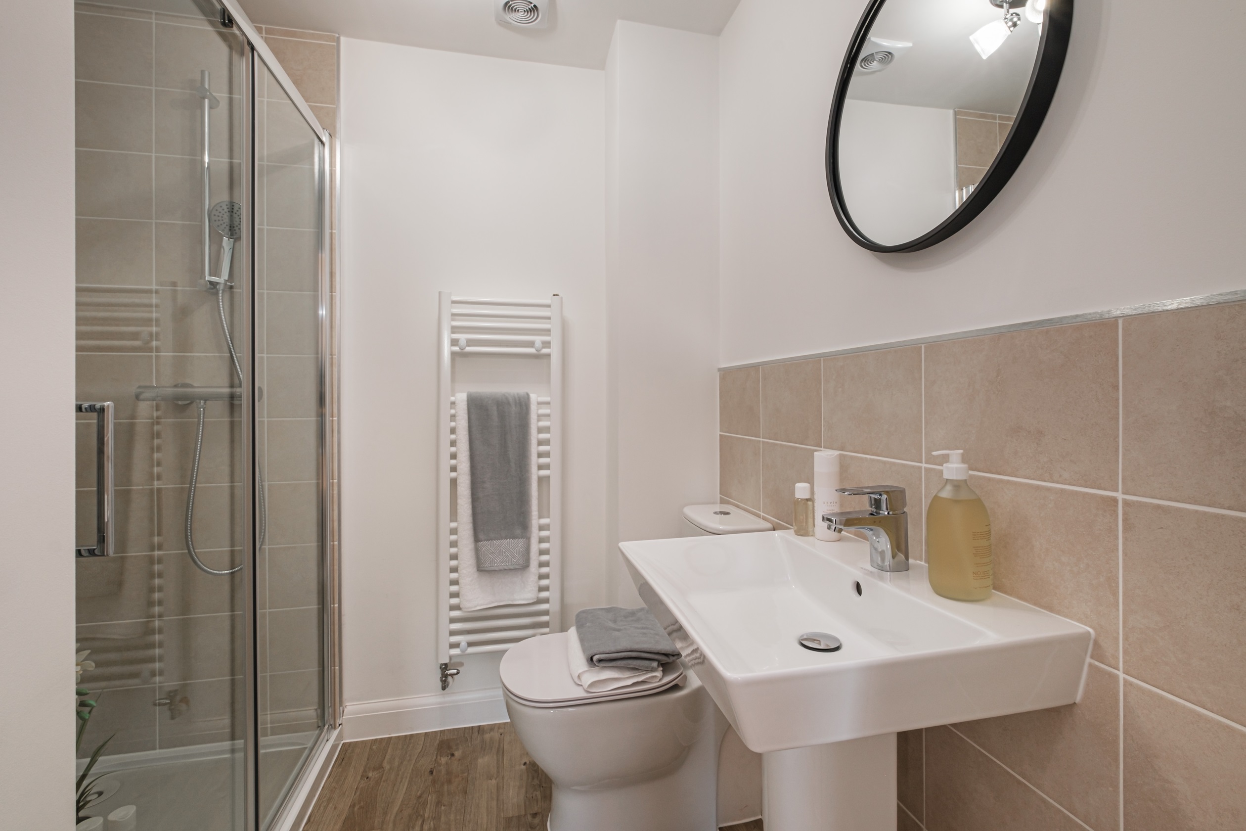 Ingleby Show Home En Suite