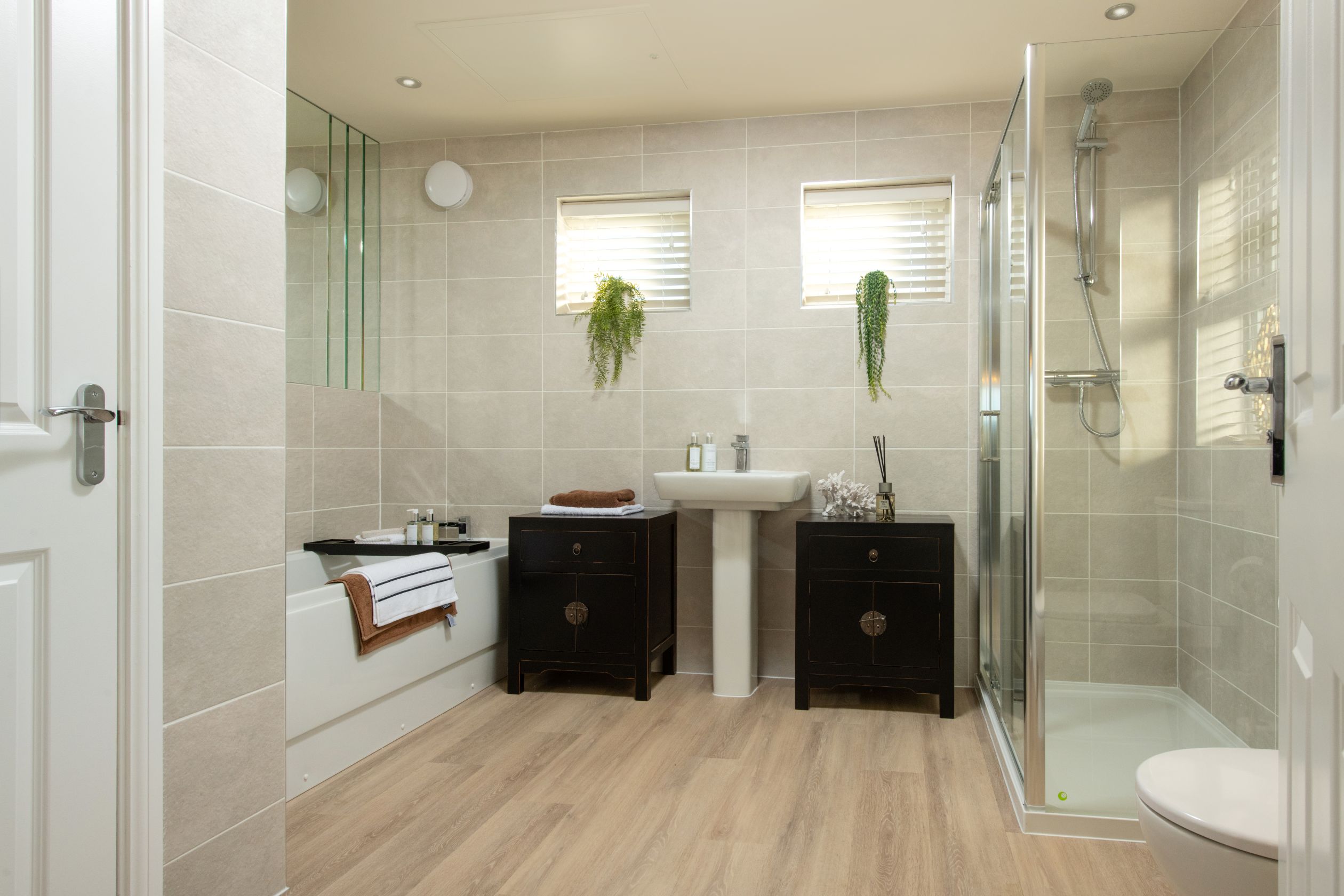 Inside view of Marlowe main bedroom en suite