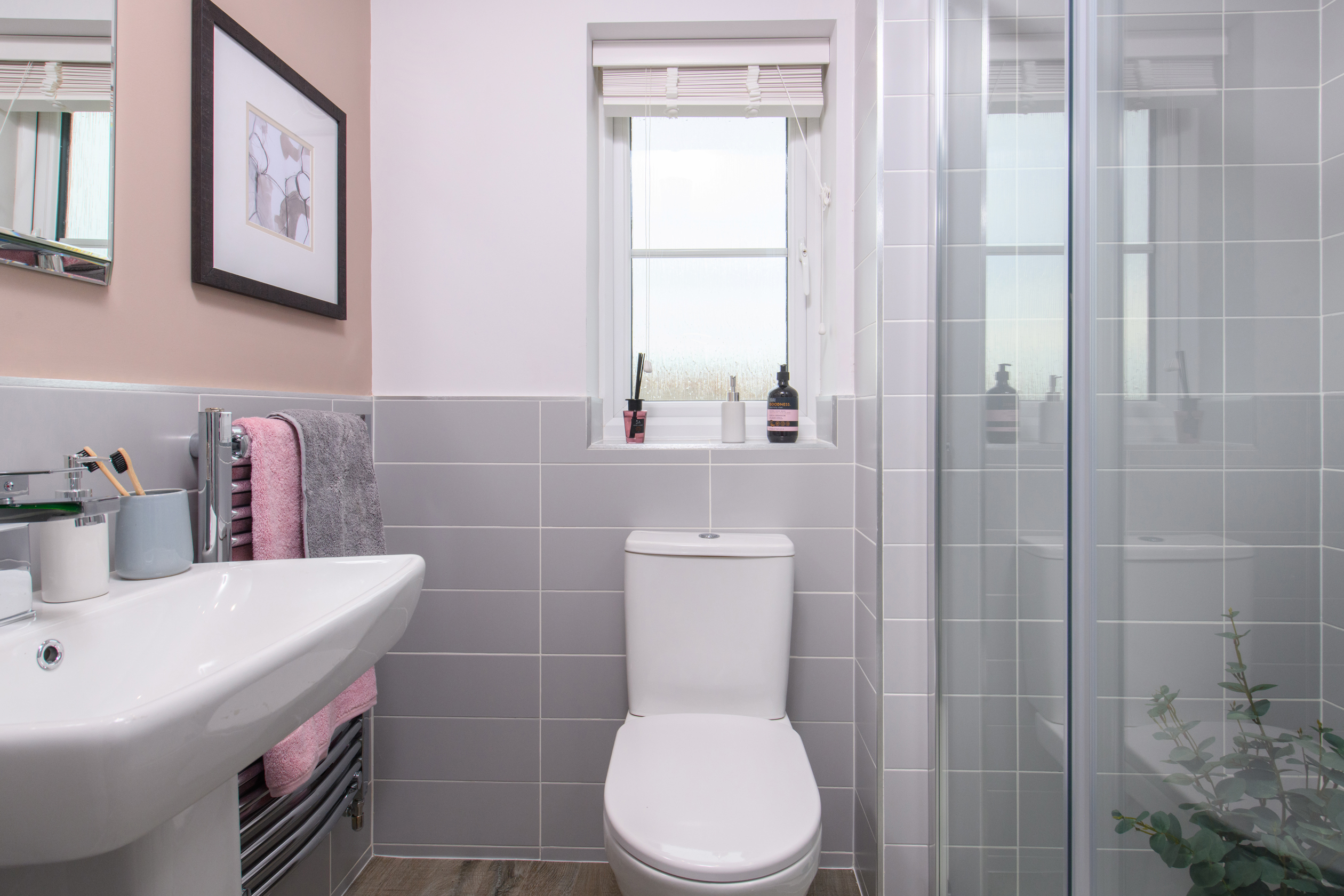 Inside view 3 bedroom Denby en suite to main bedroom