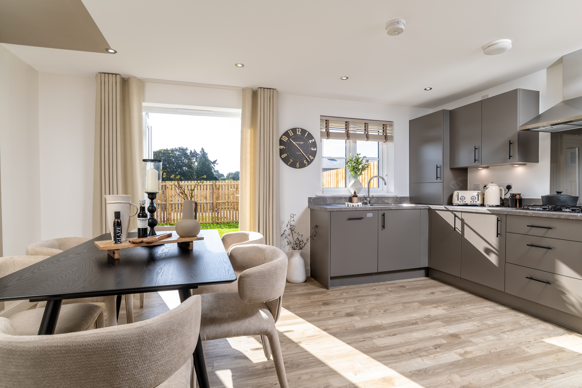 DEV003046 Almond Valley Dalmore_BDMR_kitchen_201026_005