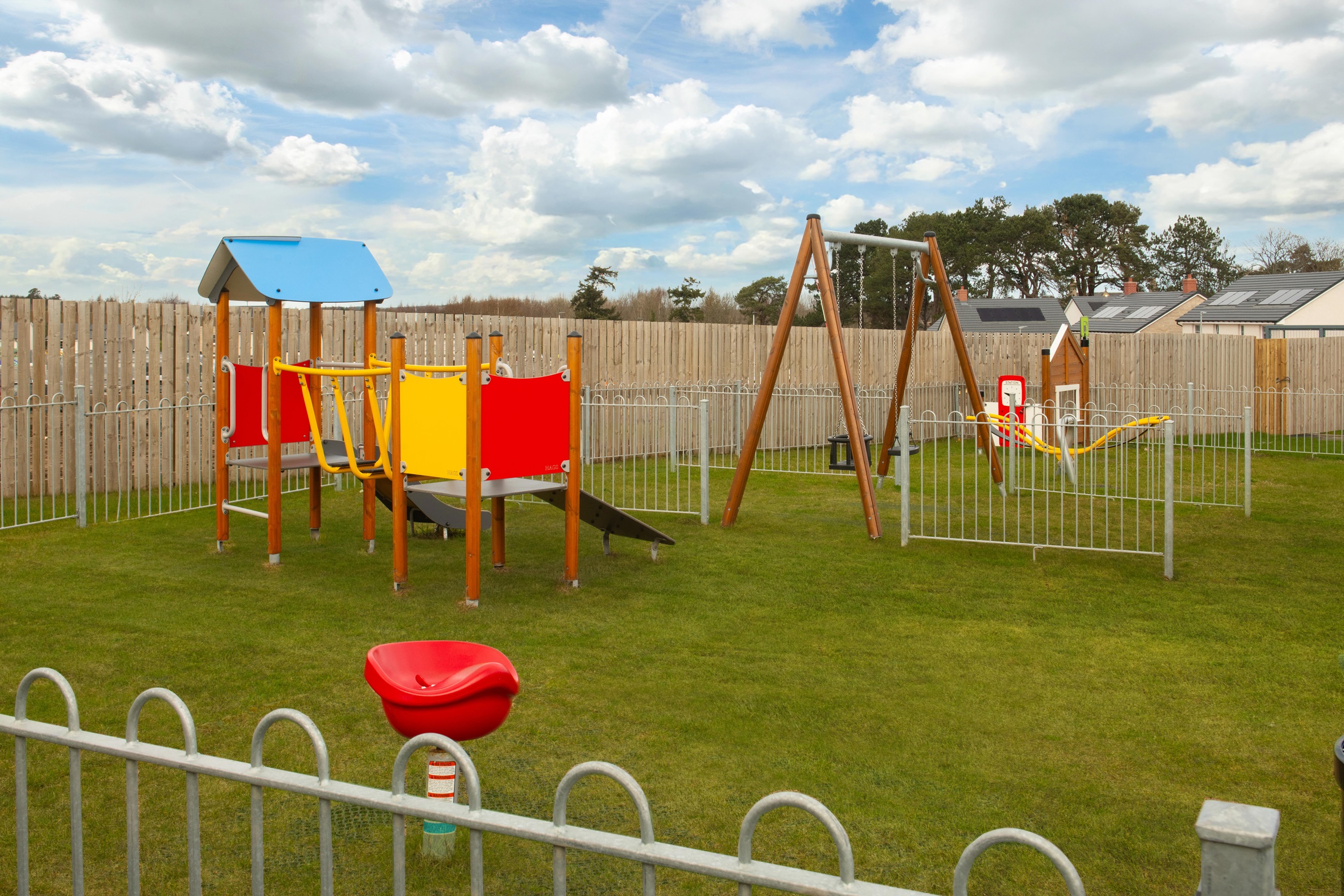 010 DEV001009_Findrassie_street scenes_play ground