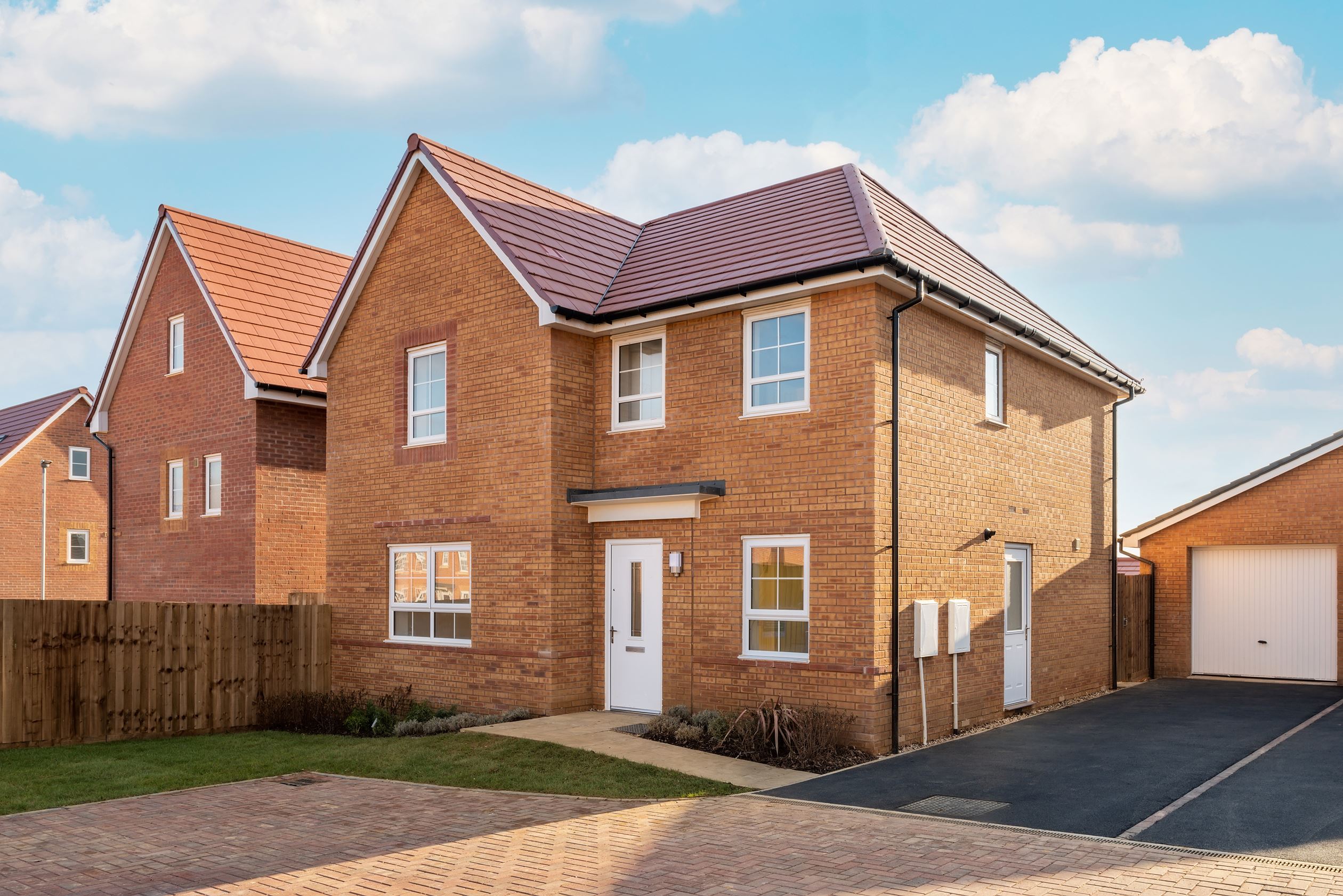 Detached 4 bedroom Radleigh home