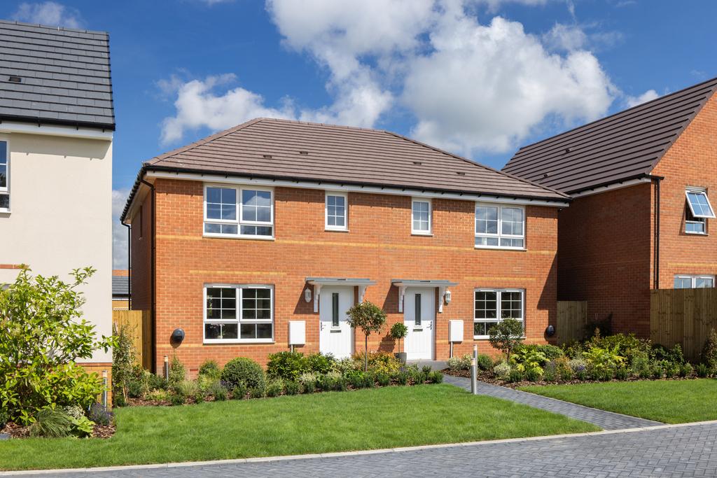 External shot of the mildenhall at kings court