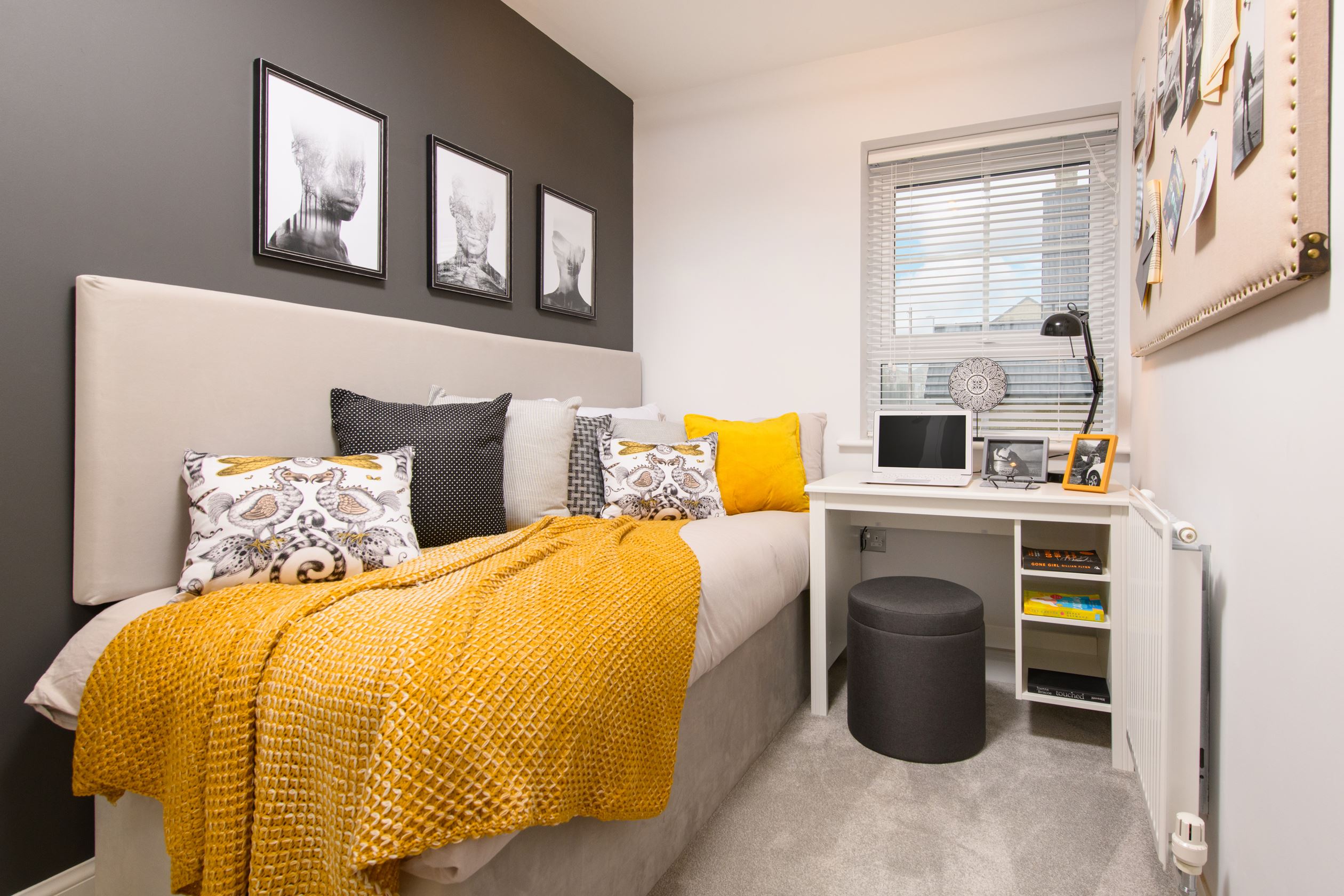 Cheadle Show Home at Drovers Court