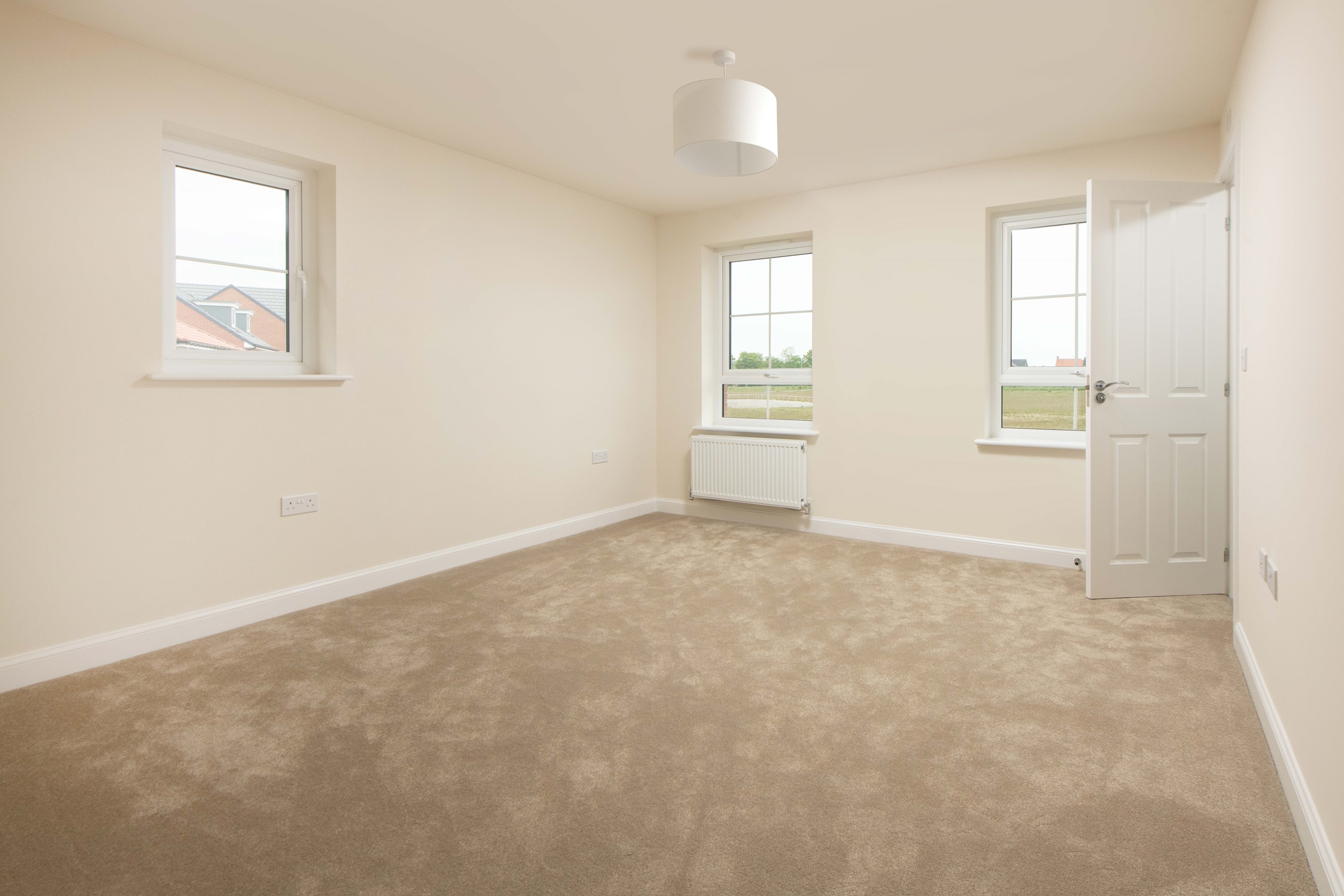 Radleigh - main bedroom with en suite