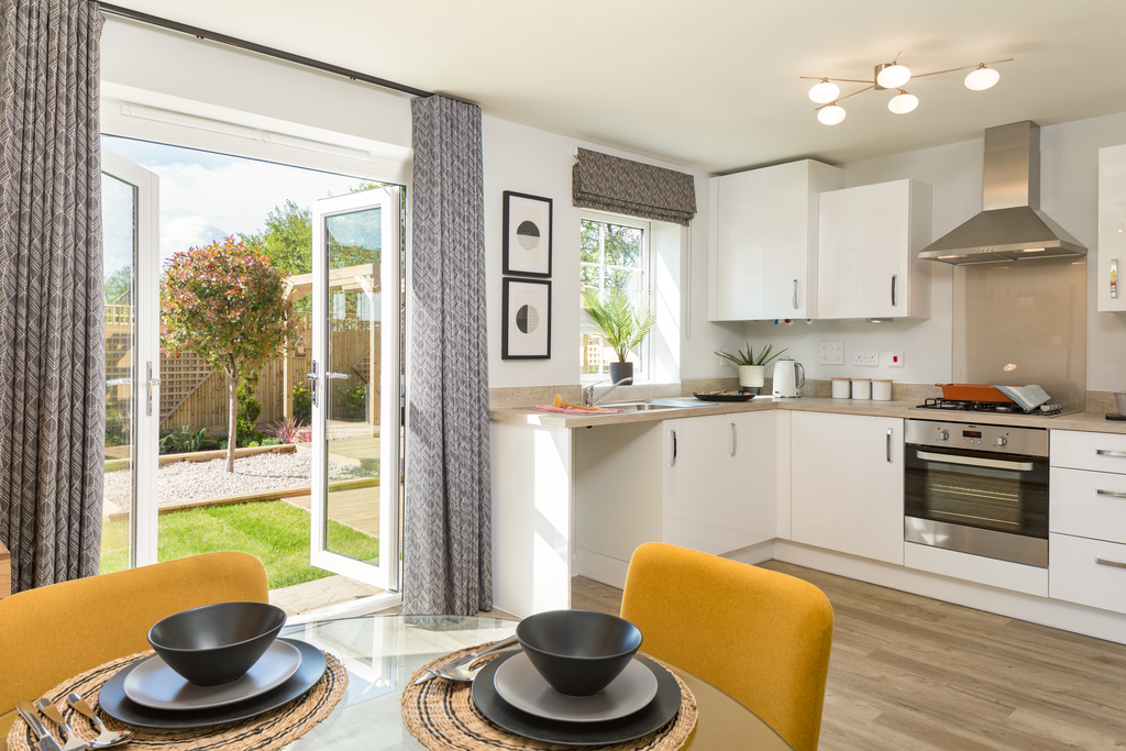 3 bedroom end terraced house for sale