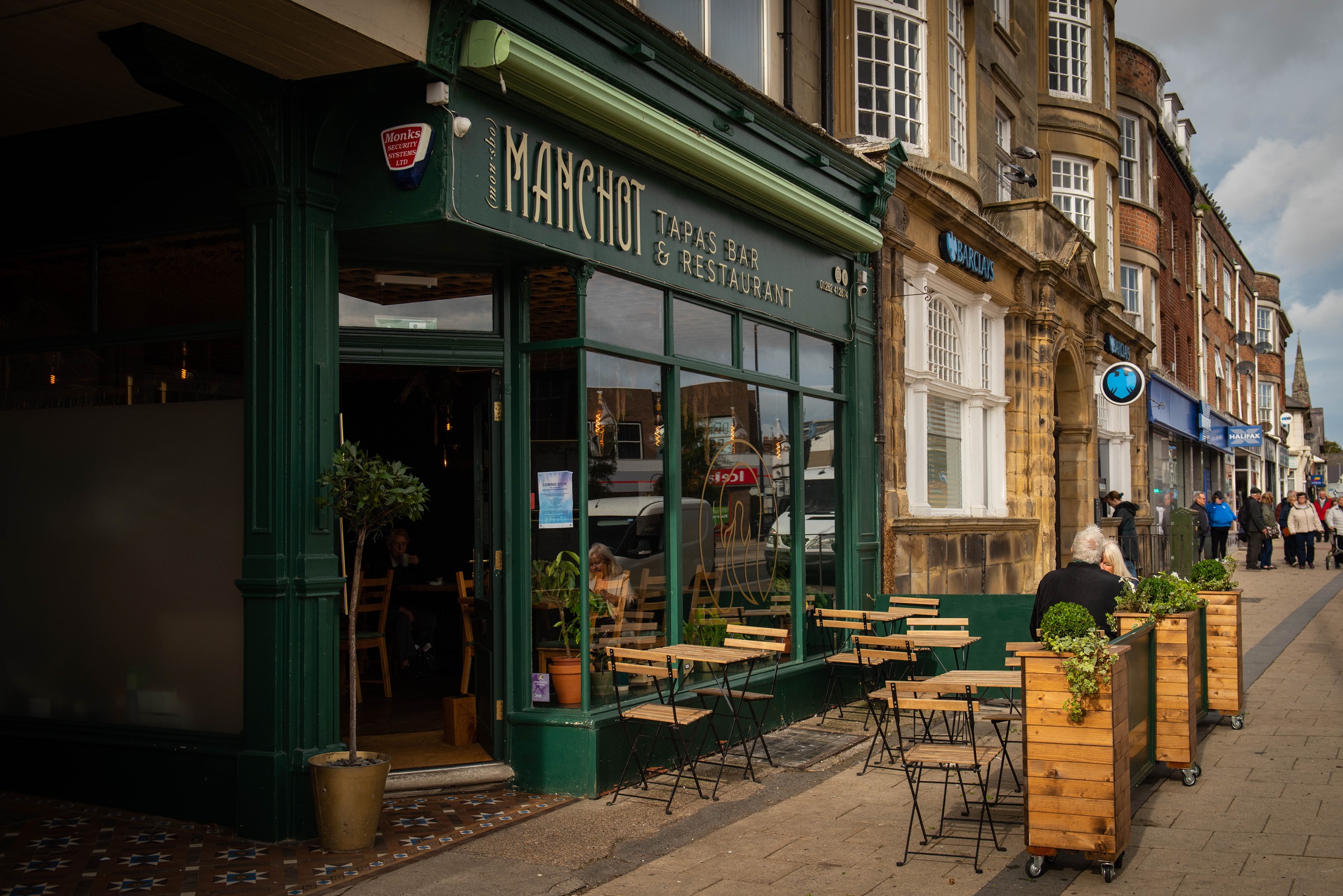 Bridlington local area image - high street, cafes and banks
