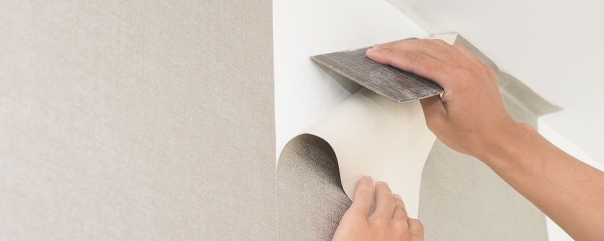 Putting up Wallpaper