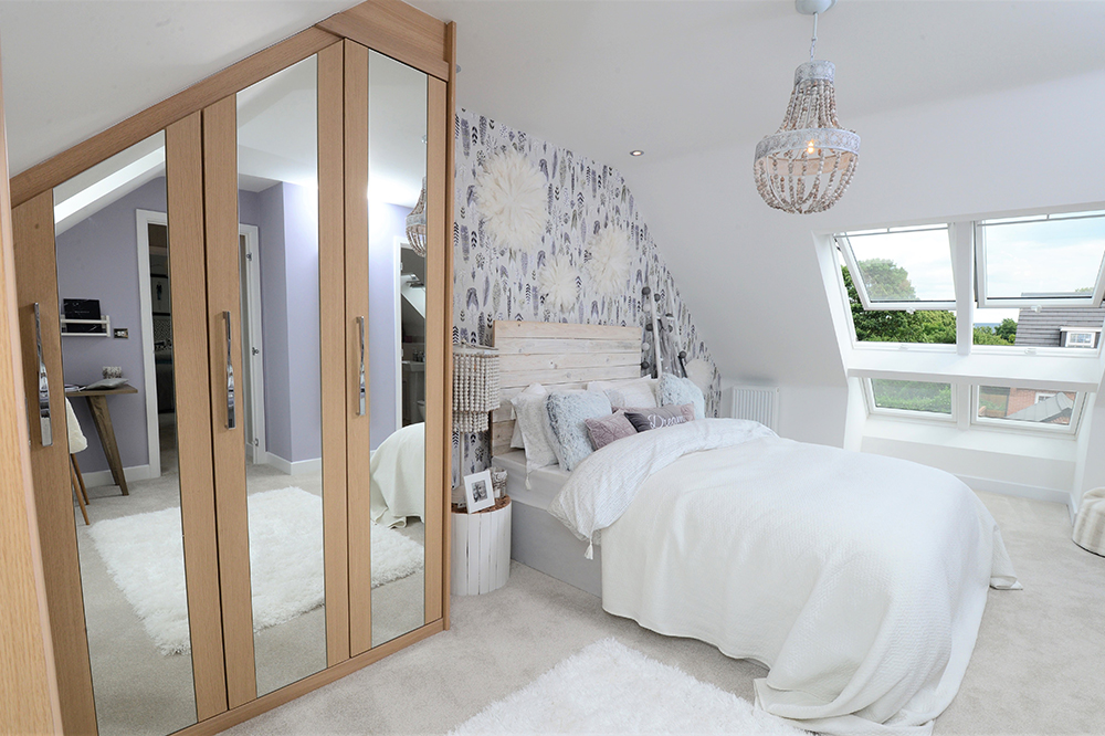 Carnea - Mirrored doors