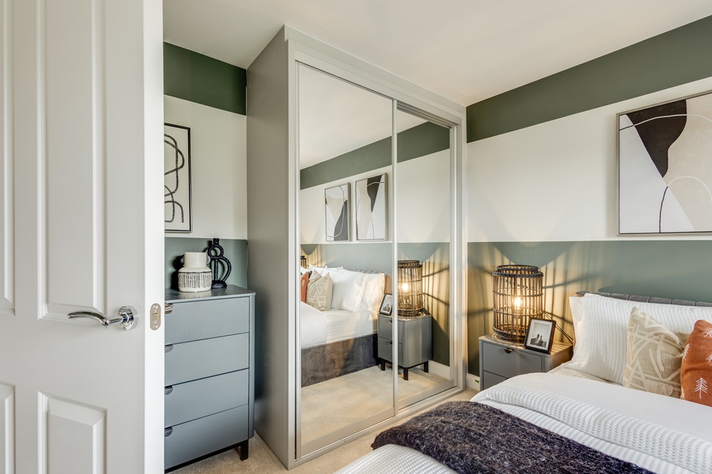 Veritas - Mirrored doors