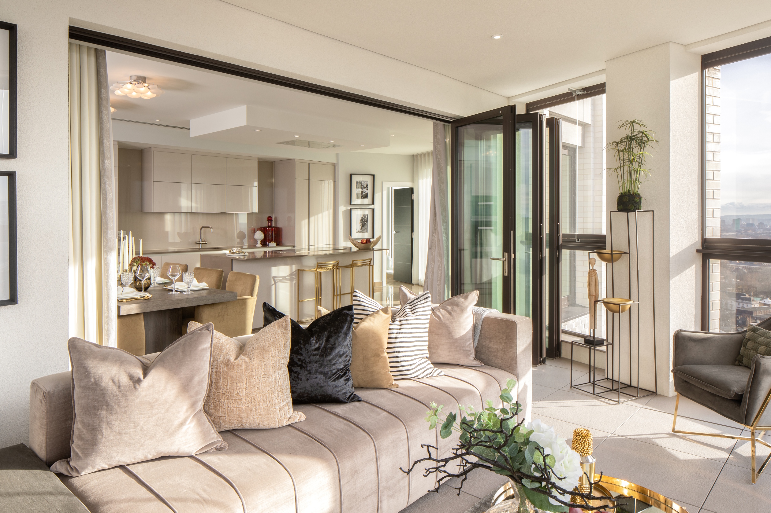 BFC winter garden light 2520 x 1680