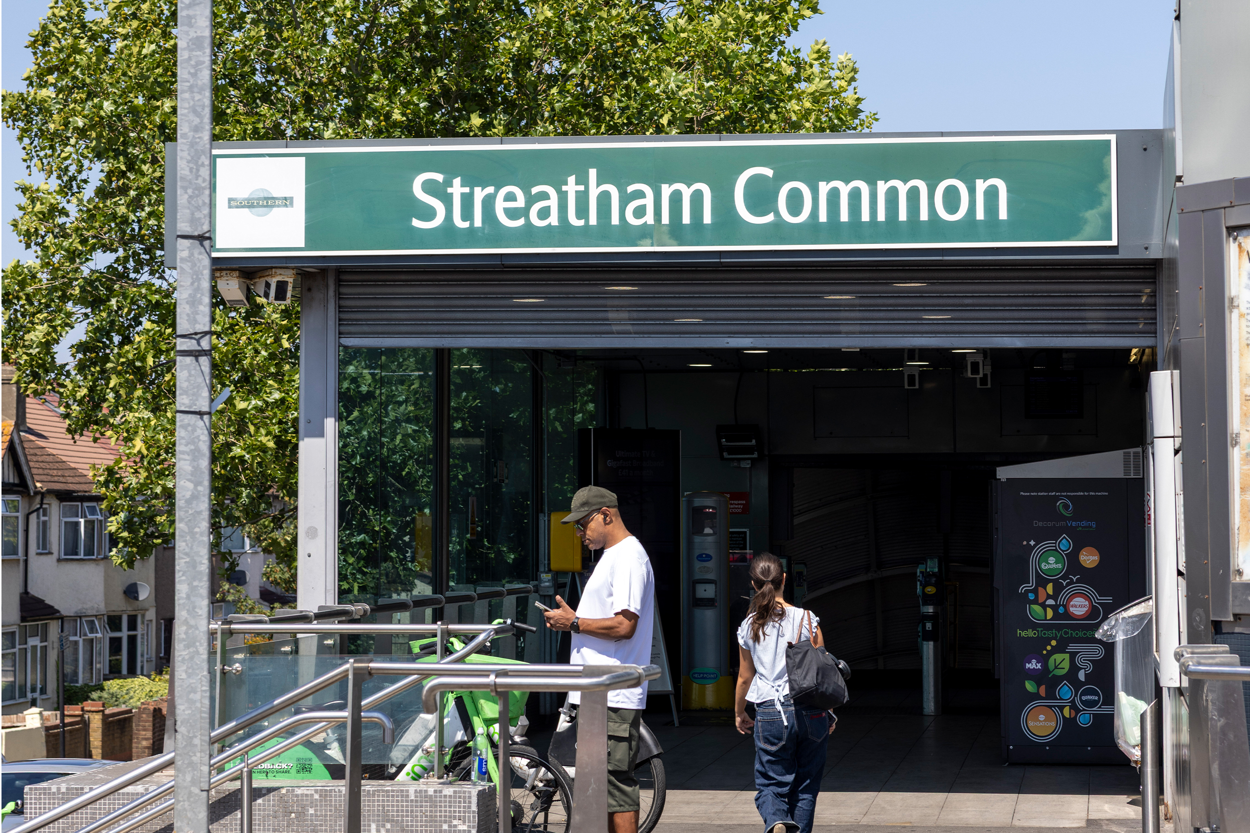 Streatham Common station front on photograph