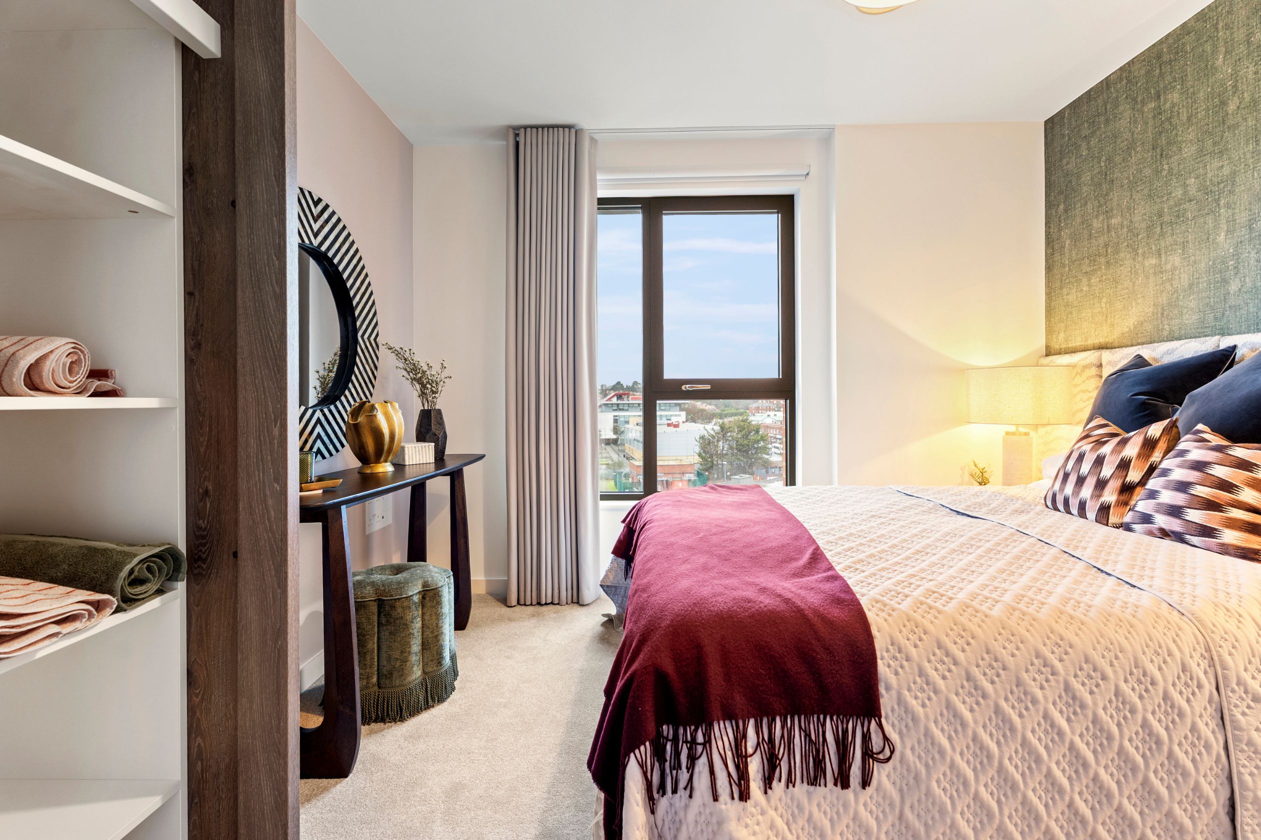bedroom master