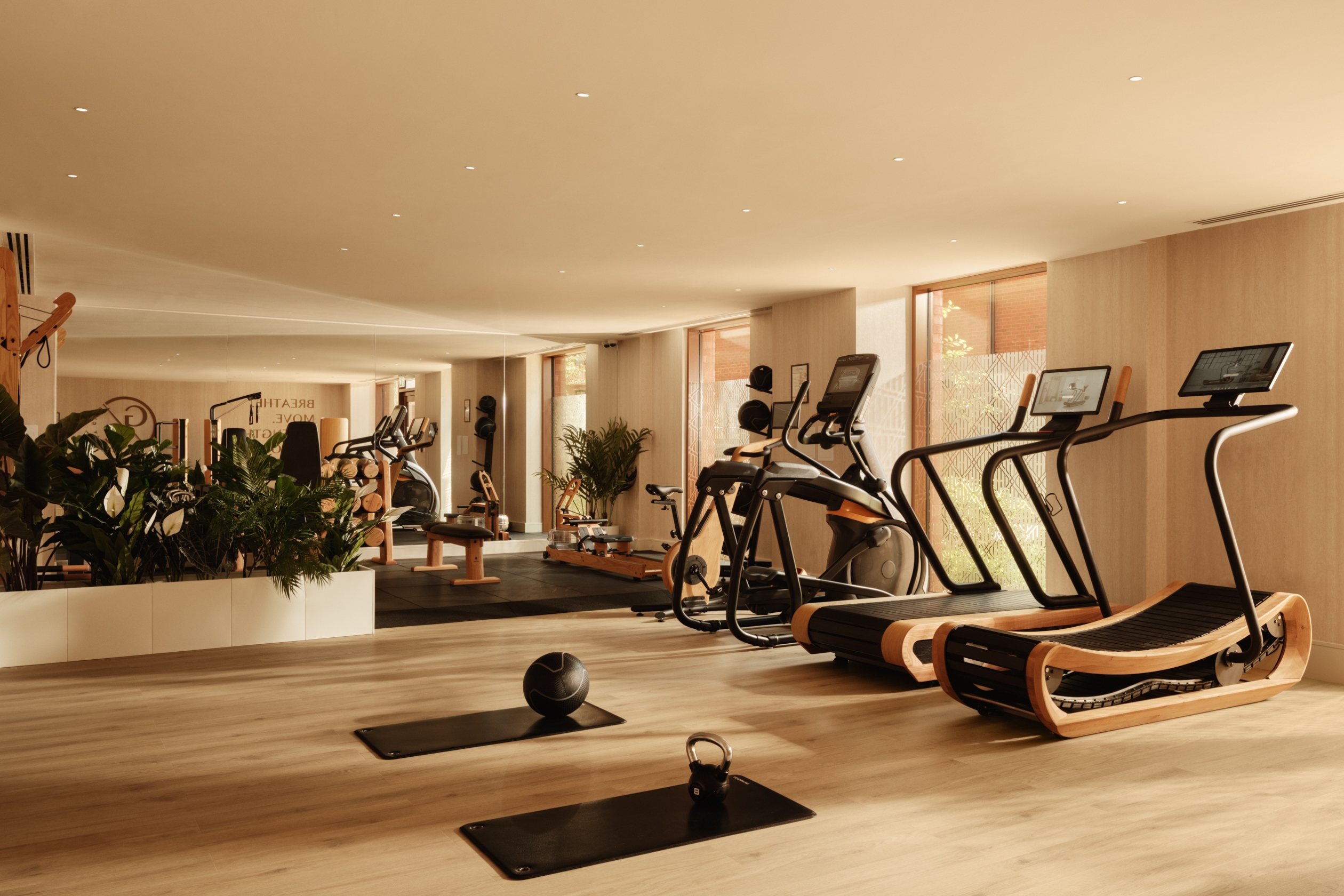 Royal Gateway - Amenities