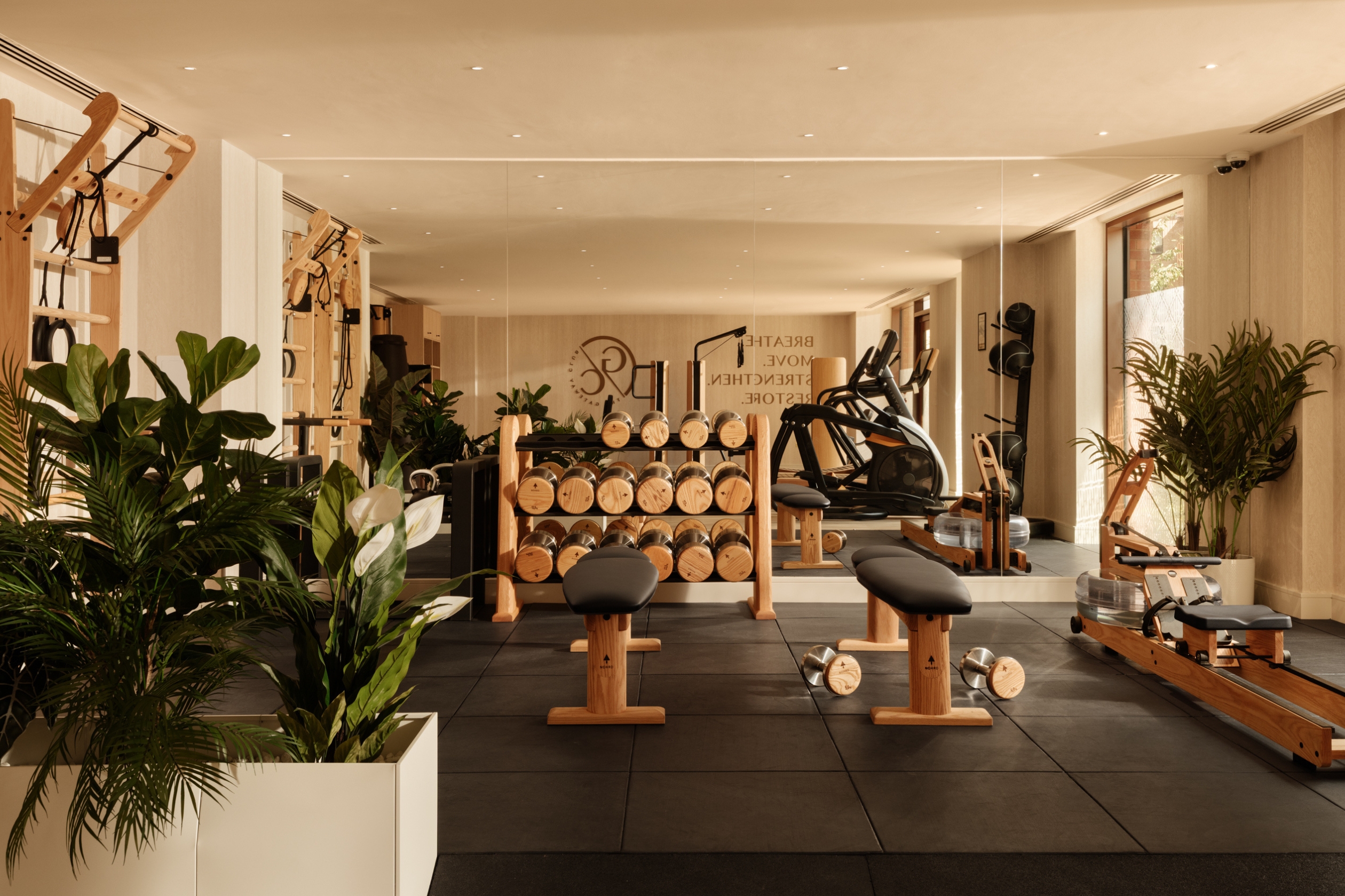 Royal Gateway - Amenities